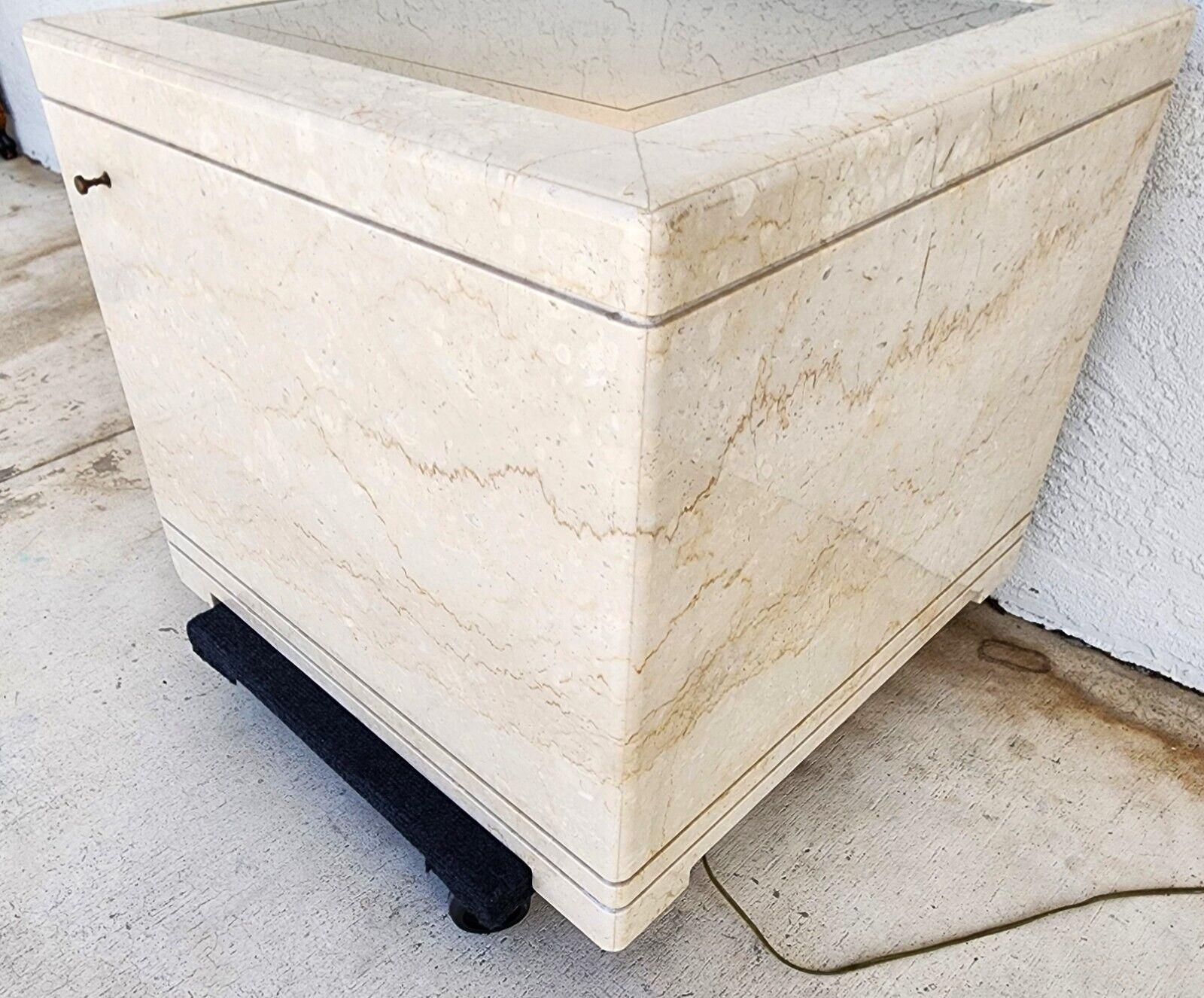 Verre Table d'appoint en marbre éclairée Vintage Custom Made en vente