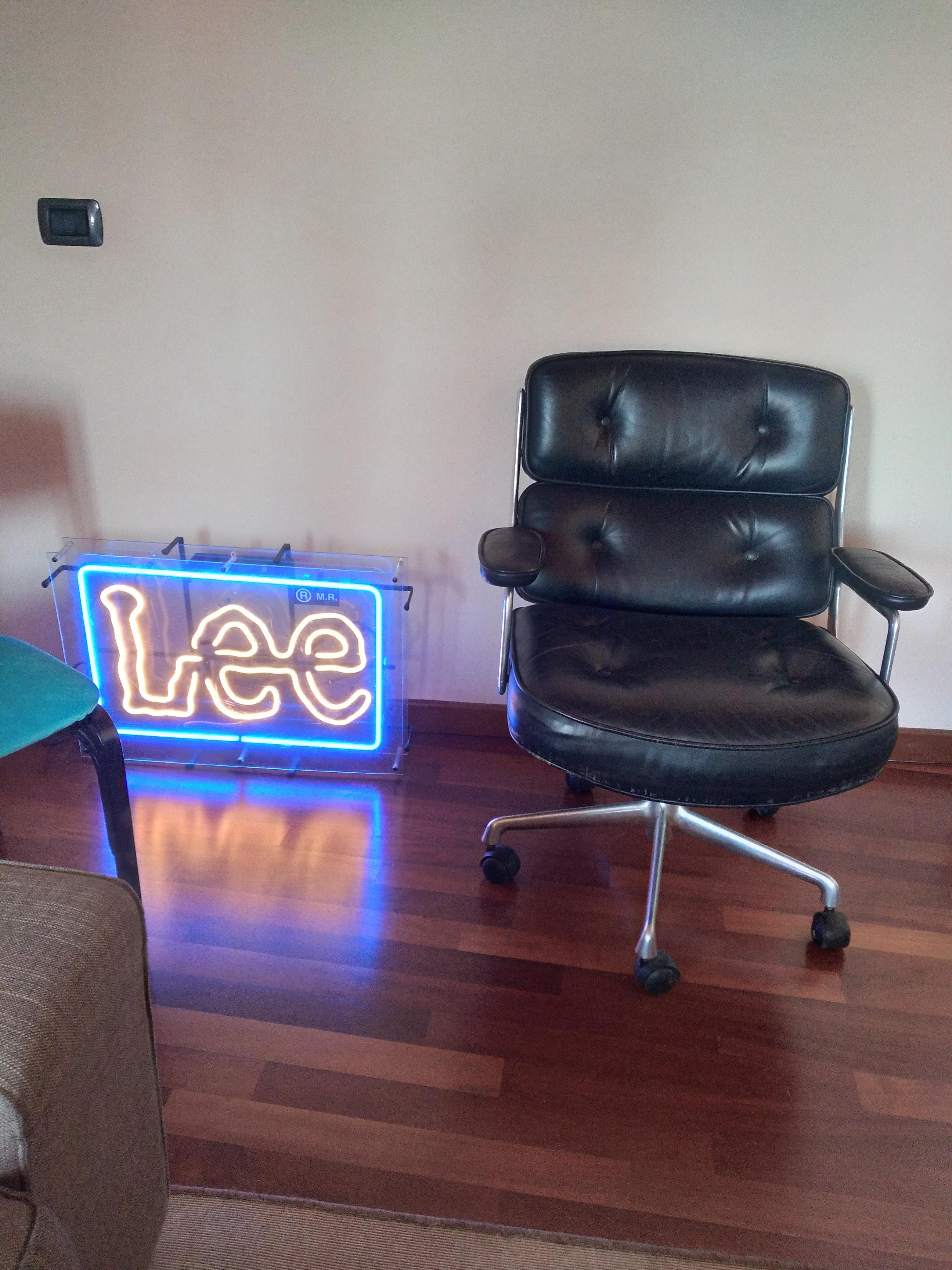 Lighted Sign from Lee Jeans 'after' Keith Harring For Sale 1