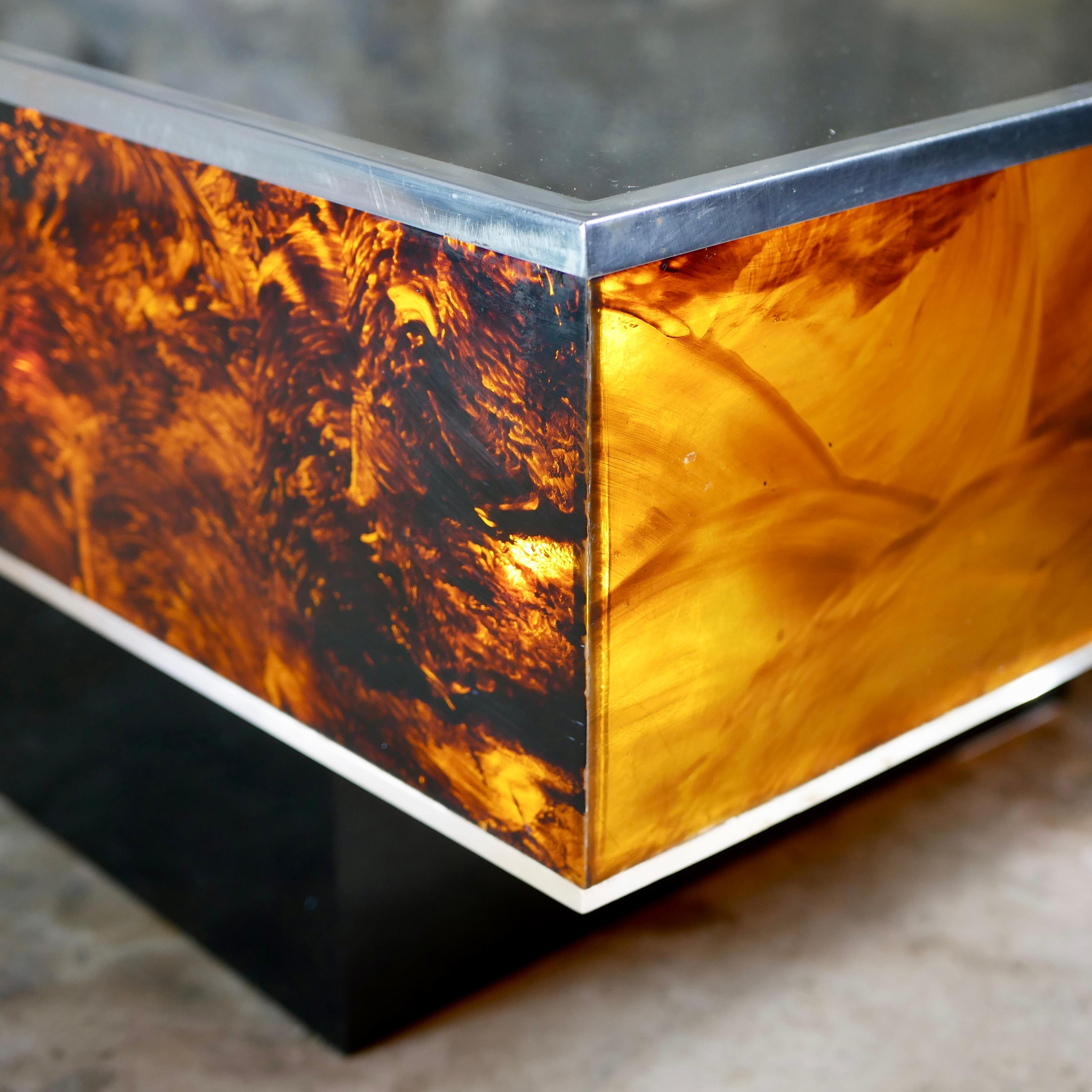 Lighted up faux tortoise lucite coffee table, Italy, 1970s For Sale 2