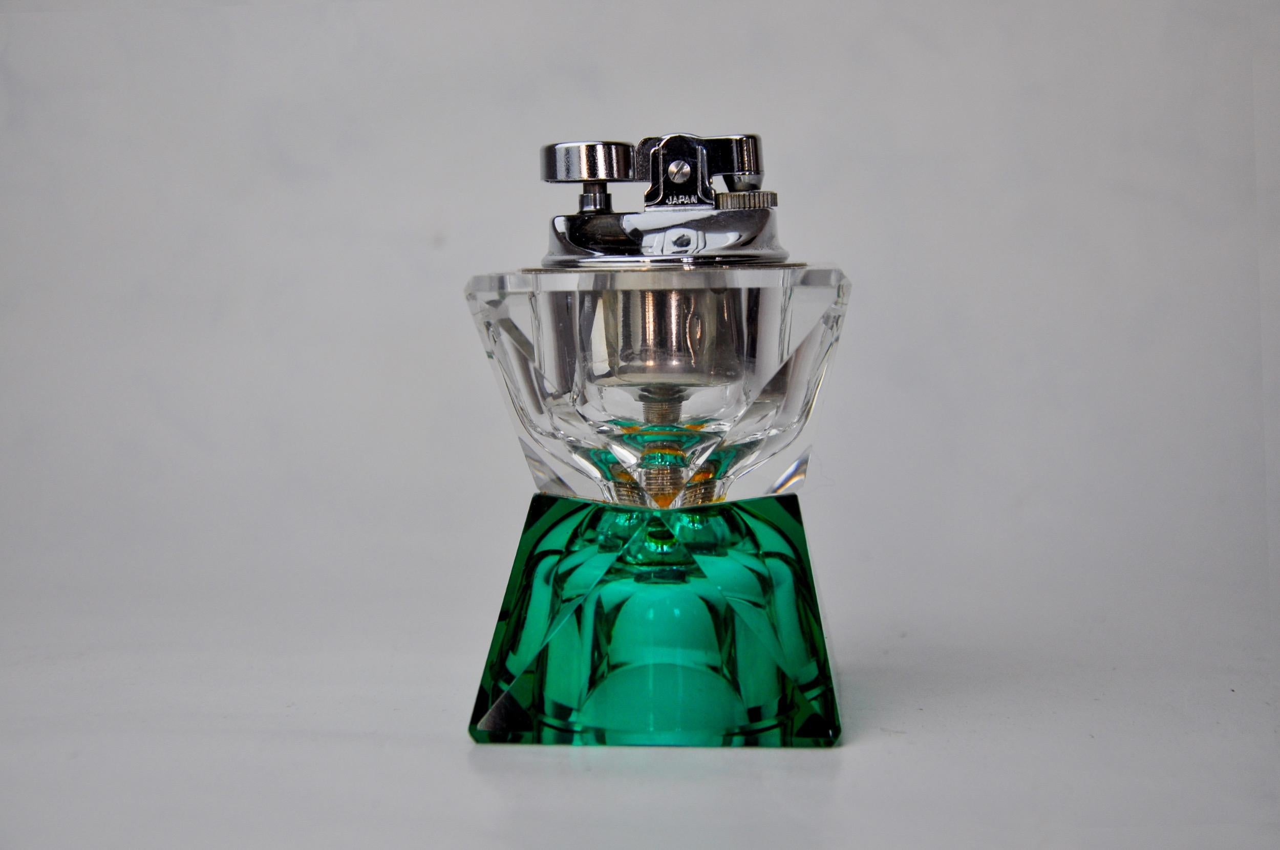 Hollywood Regency Lighter faceted by Seguso, green and transparent murano glass, Italy, 1970 For Sale