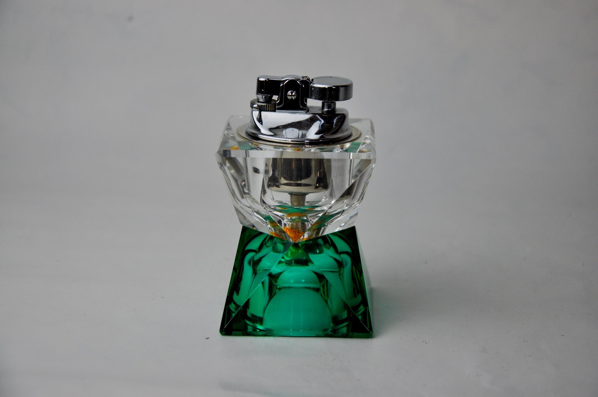 Lighter faceted by Seguso, green and transparent murano glass, Italy, 1970 In Good Condition For Sale In BARCELONA, ES