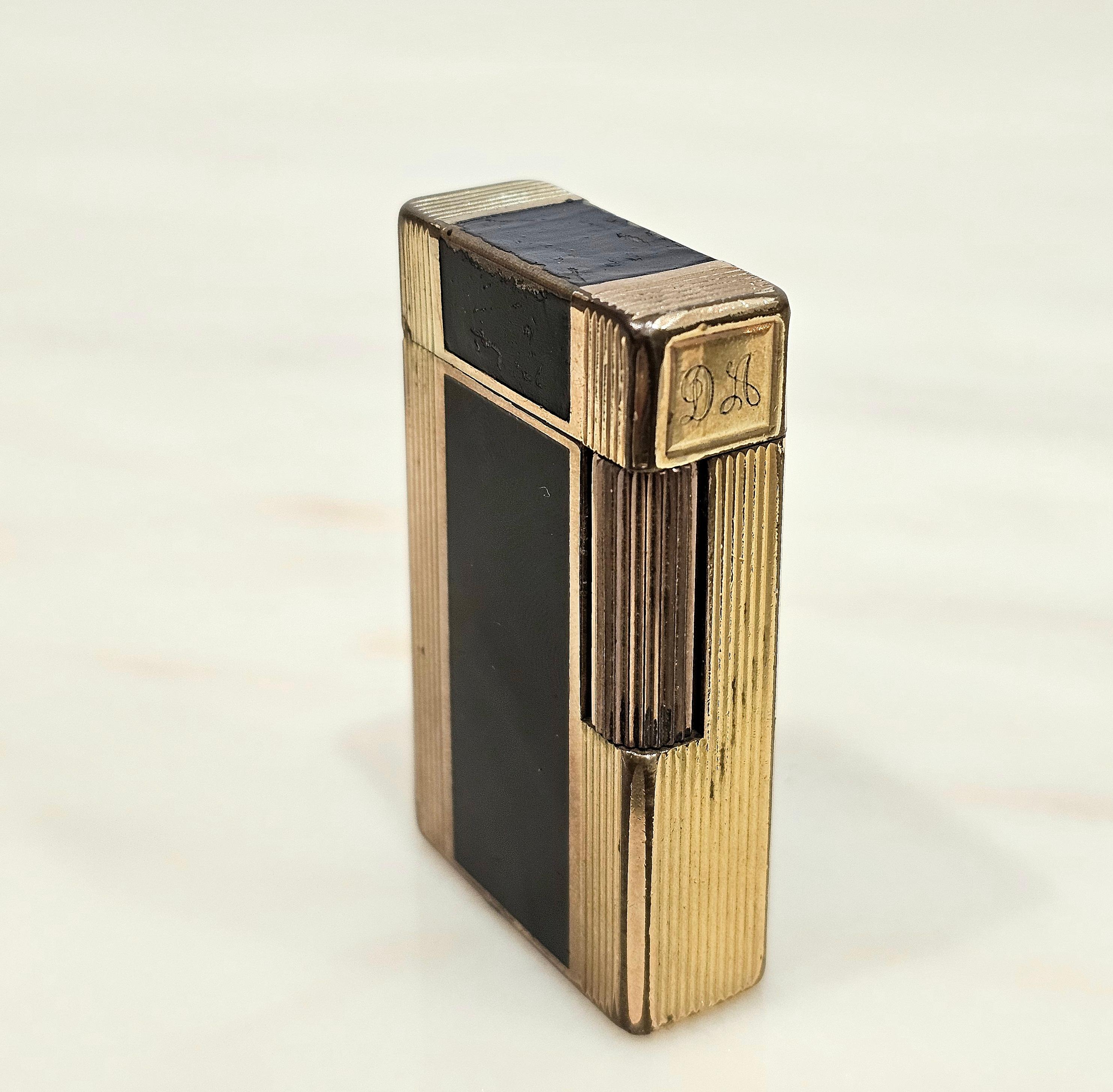 20th Century Lighter S.T. Dupont Chinese Lacquer Gold Plated Made In France Midcentury For Sale