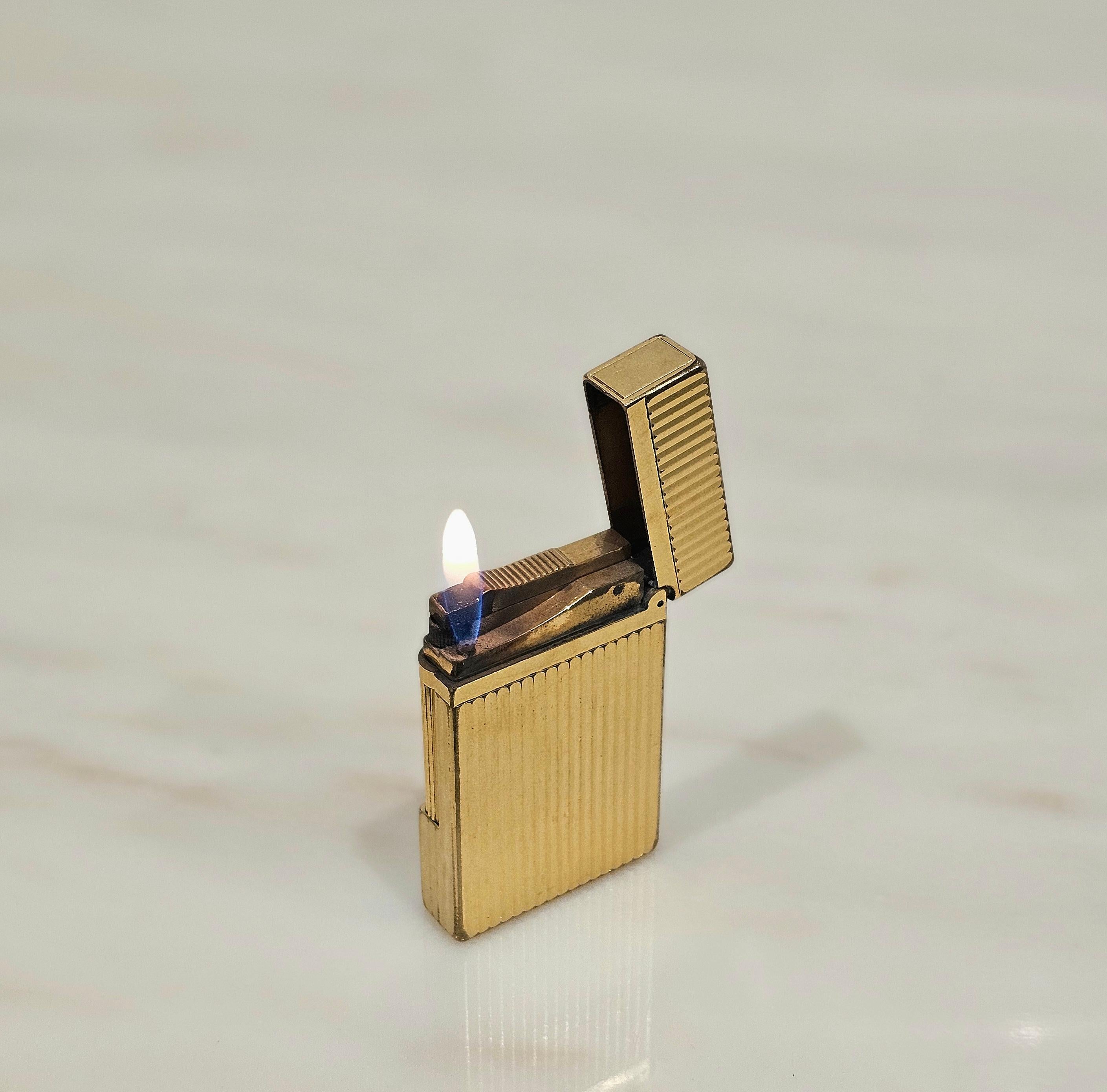 Lighter S.T. Dupont Gold Yellow Line 2 Tobacco Accessories France Midcentury 70s For Sale 7
