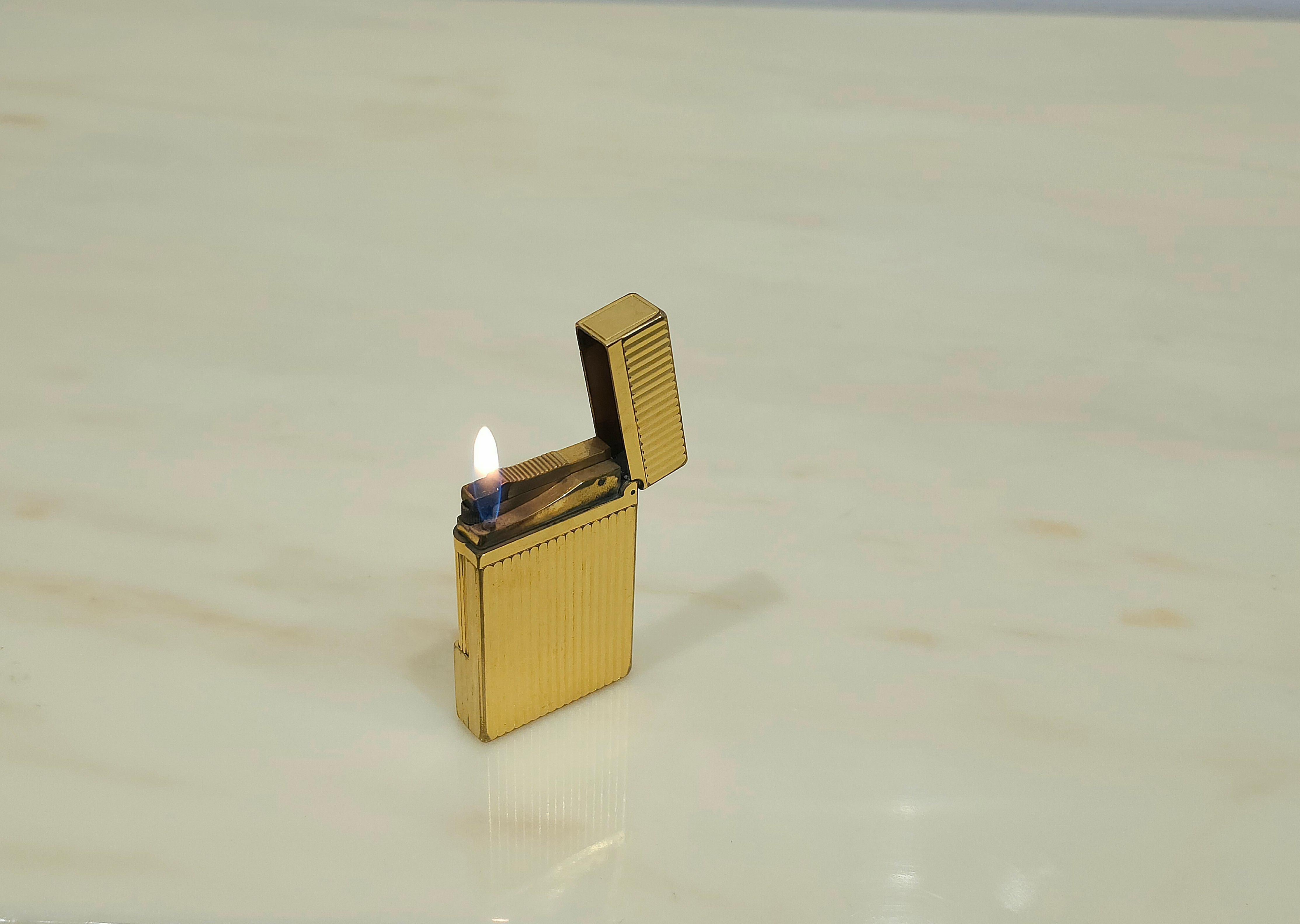 Lighter S.T. Dupont Gold Yellow Line 2 Tobacco Accessories France Midcentury 70s For Sale 3