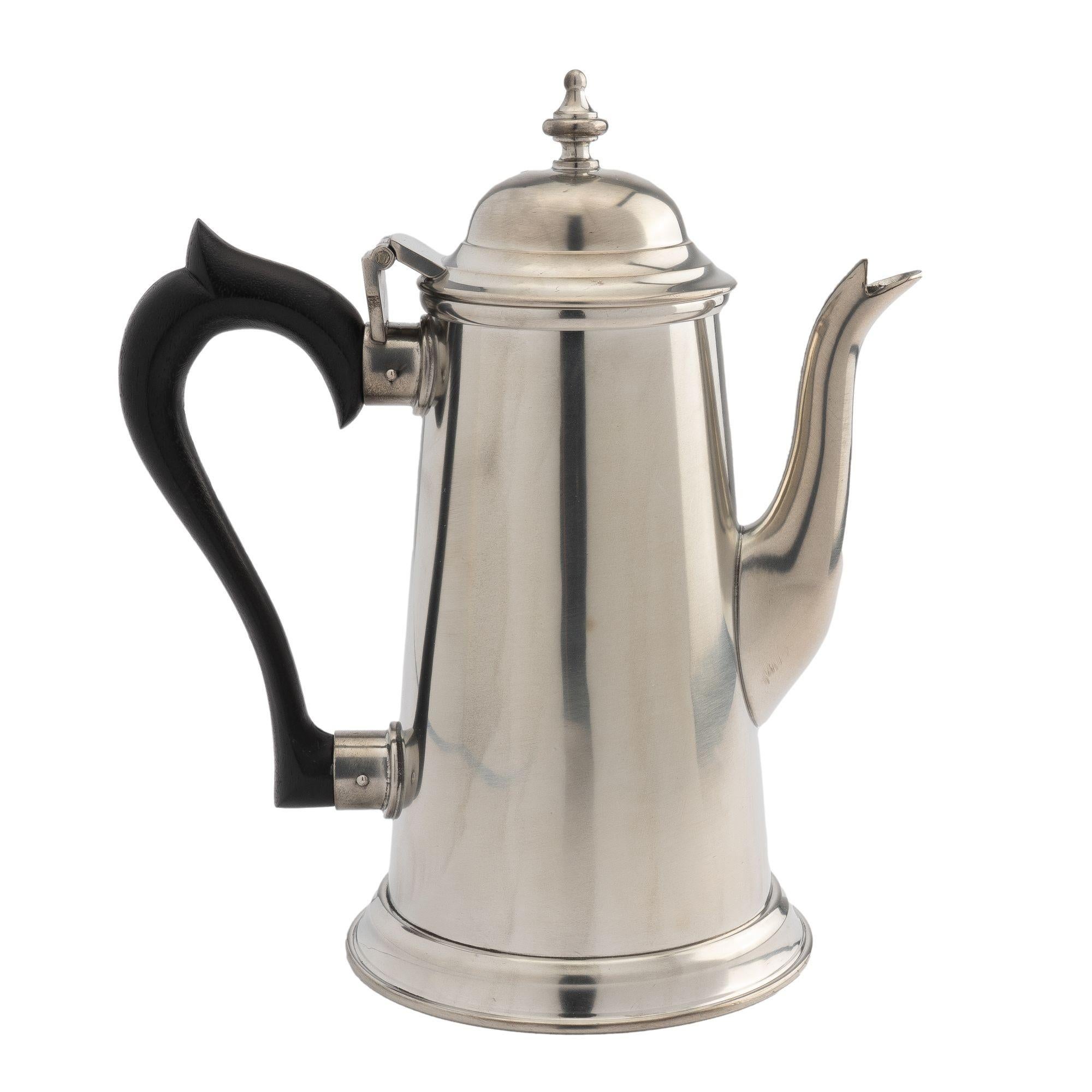 Lighthouse Form Pewter Coffee Pot with Hinged Lid by Kirk-Stieff, 1979 In Excellent Condition In Kenilworth, IL