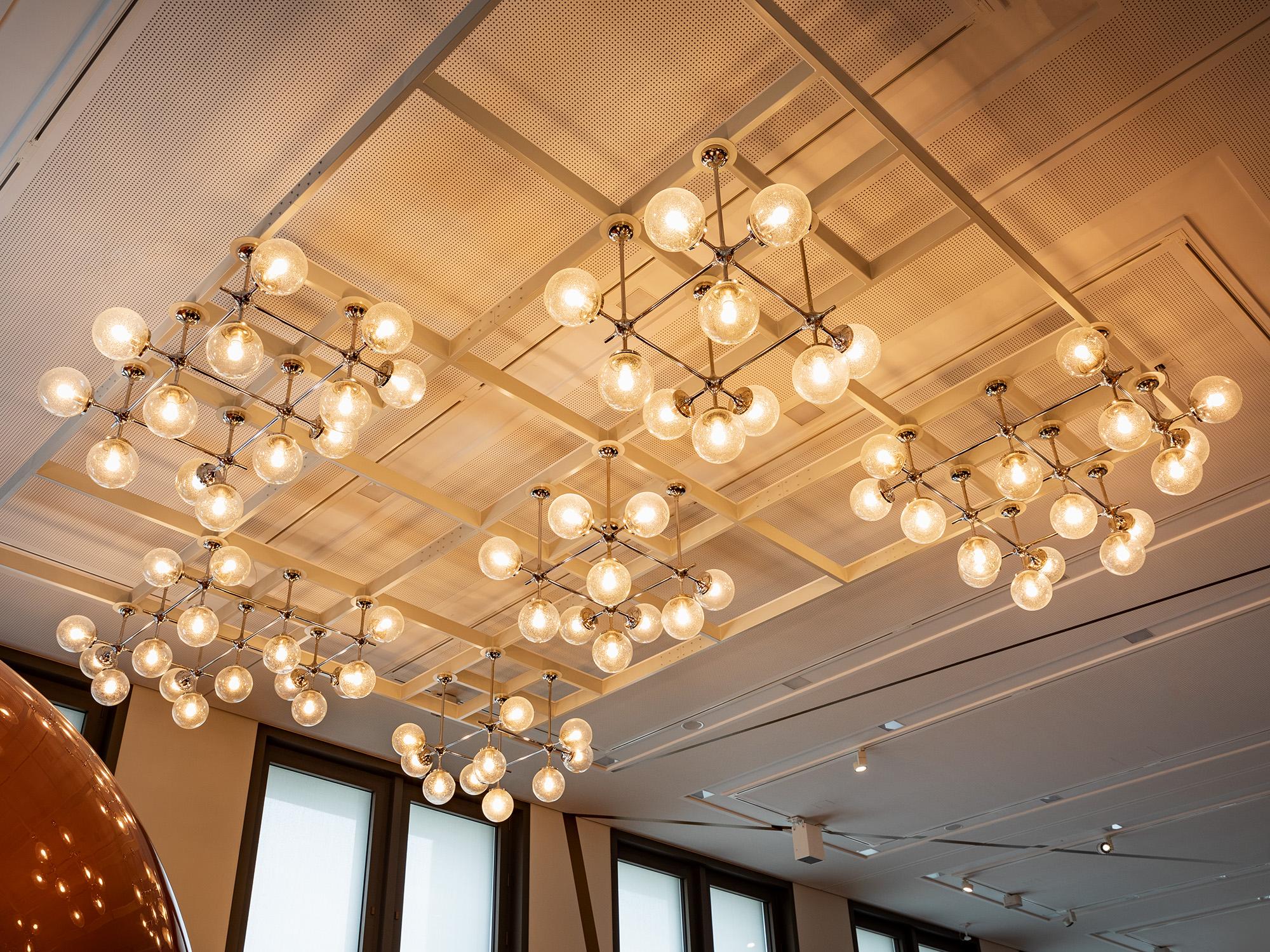 Lighting Installation, Stabwerkkugelleuchten Palast Der Republik Design ...