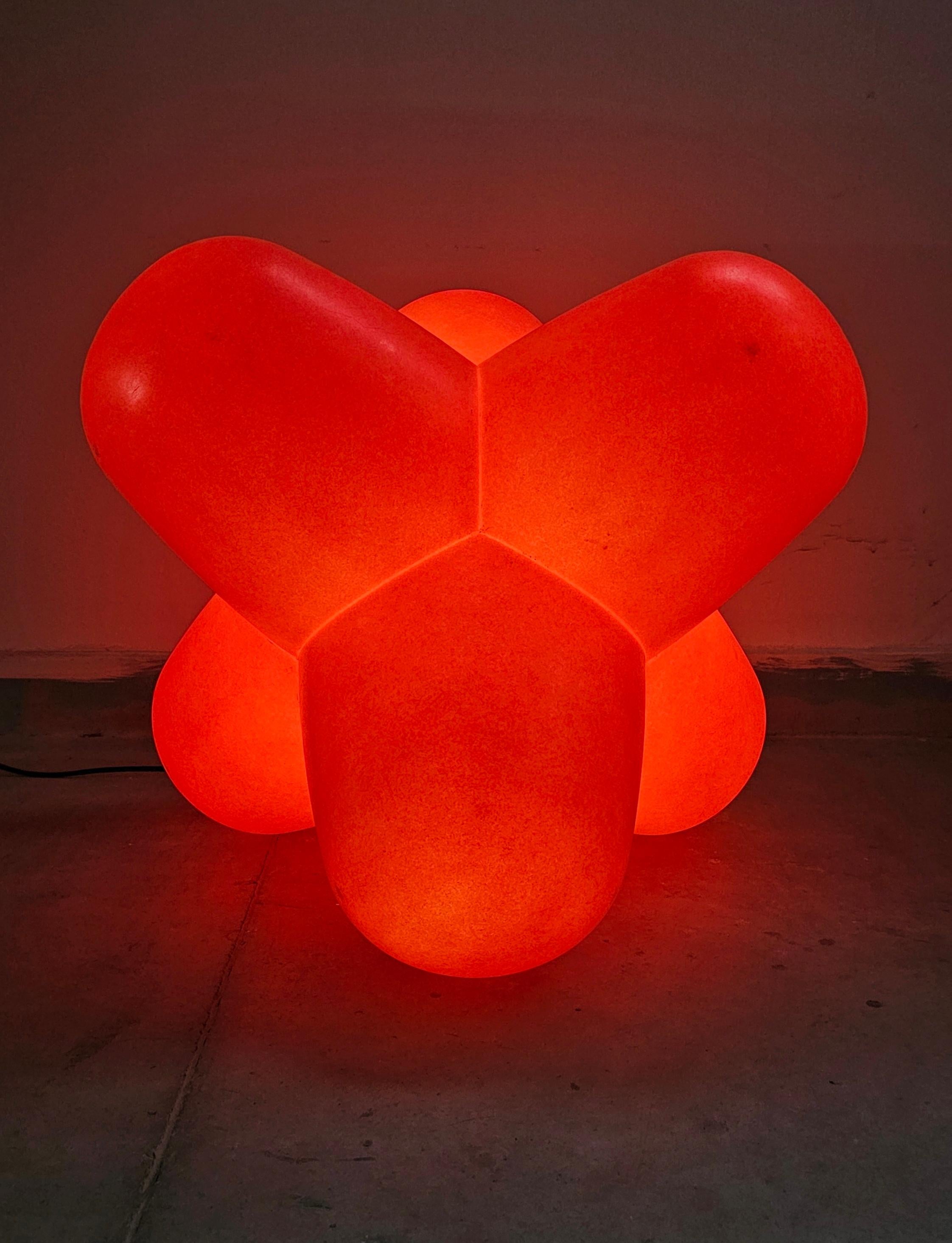 In this listing you will find an exceptionally rare lighting object designed by Tom Dixon, making it one of his first experiments in plastic. This iconic and seminal piece, the “Jack light”, was designed in 1994 and produced by Eurolounge Ltd from
