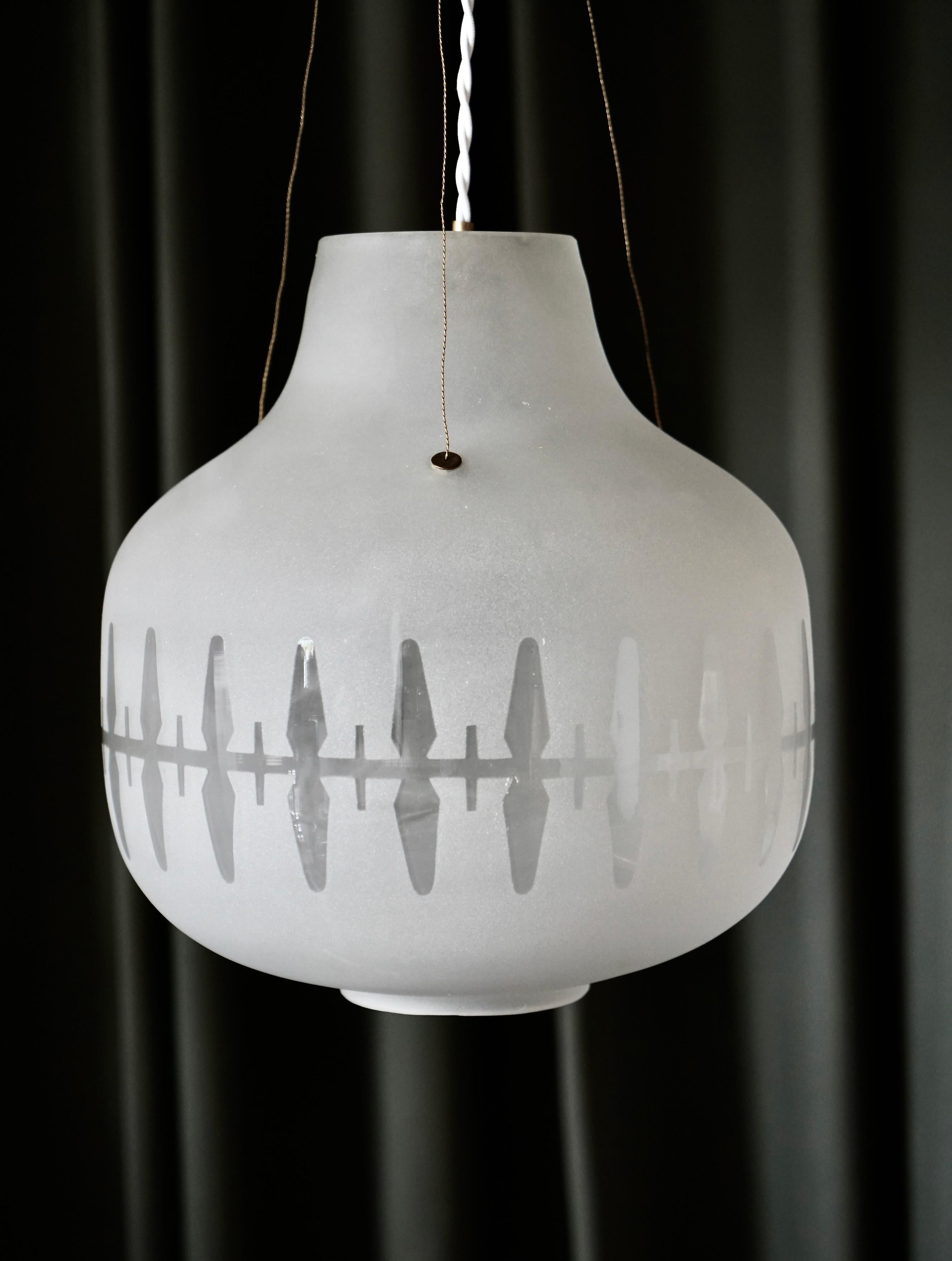 Verre brun Suspension d'éclairage  par Harald Notini pour Arvid Böhlmarks Lampfabrik / 2 disponibles en vente