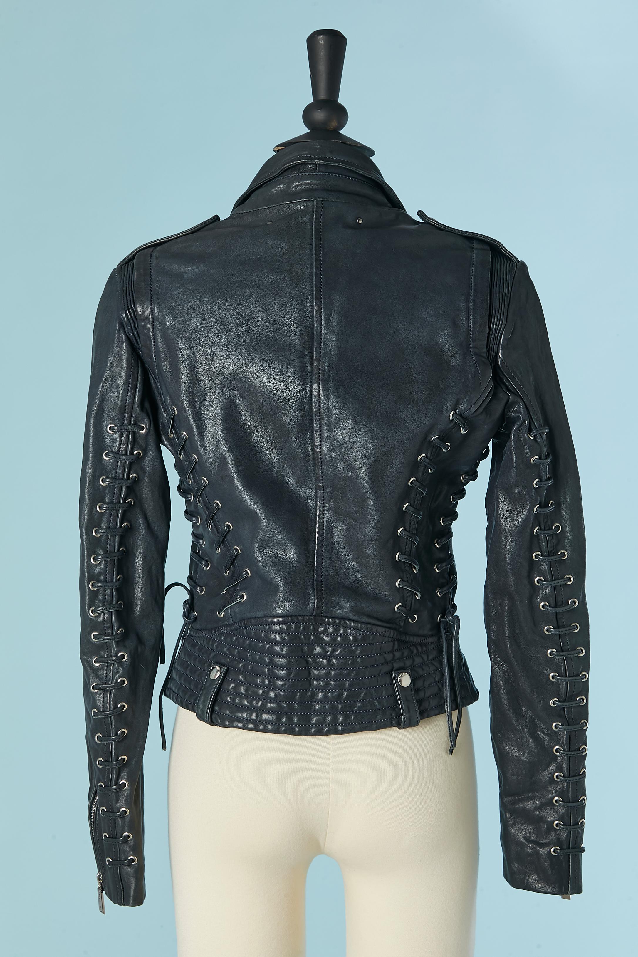Giacca biker in pelle nera leggermente padellata con lacci in pelle BARBARA BUI New in vendita 2