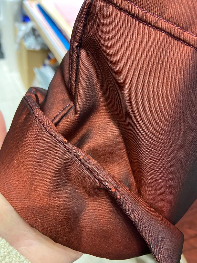 Manteau de soirée bordeaux légèrement rembourré,identification CHANEL vers 2000 en vente 4