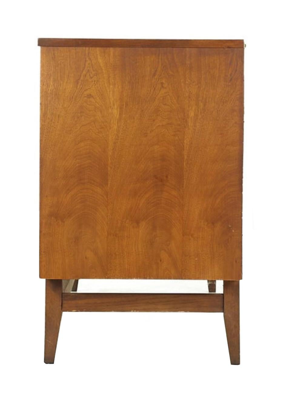Mid-Century Modern Lightly Restored Broyhill Brasilia Walnut & Brass 9-Drawer Long Dresser & Mirror For Sale