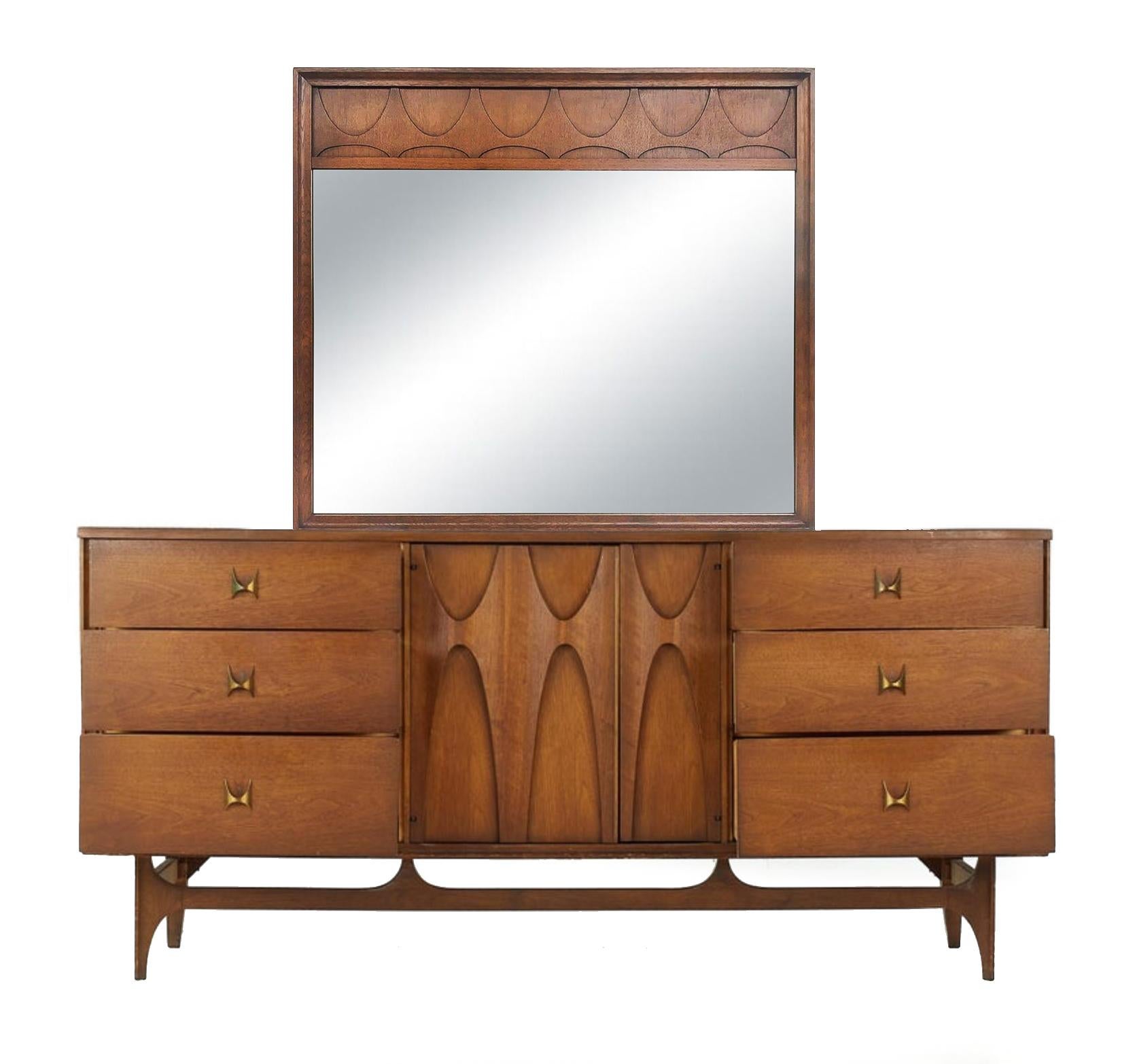 Late 20th Century Lightly Restored Broyhill Brasilia Walnut & Brass 9-Drawer Long Dresser & Mirror For Sale