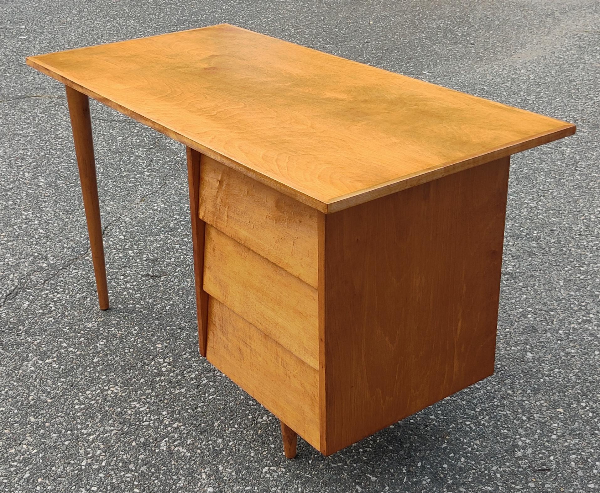 American Restored Rare Early Florence Knoll Model 17 Louvered Maple Desk Signed Madison For Sale