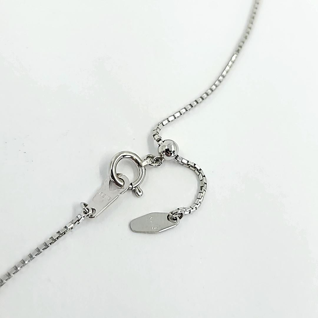 Taglio ovale Collana con ciondolo in opale e diamanti Lightning Ridge in vendita
