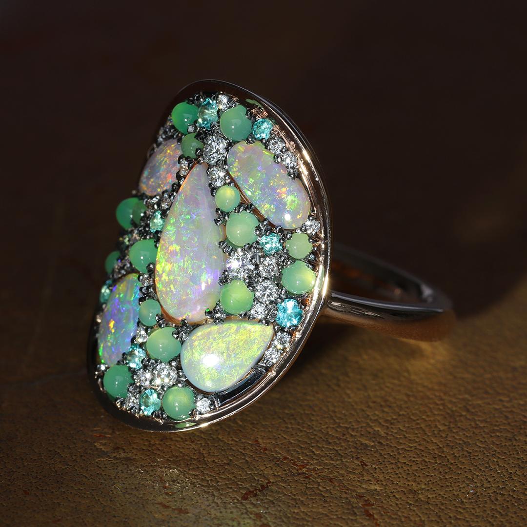 Bague Mosaïque Lightning Ridge en opale, chrysophrase, tourmaline Paraiba et diamant blanc en vente 2