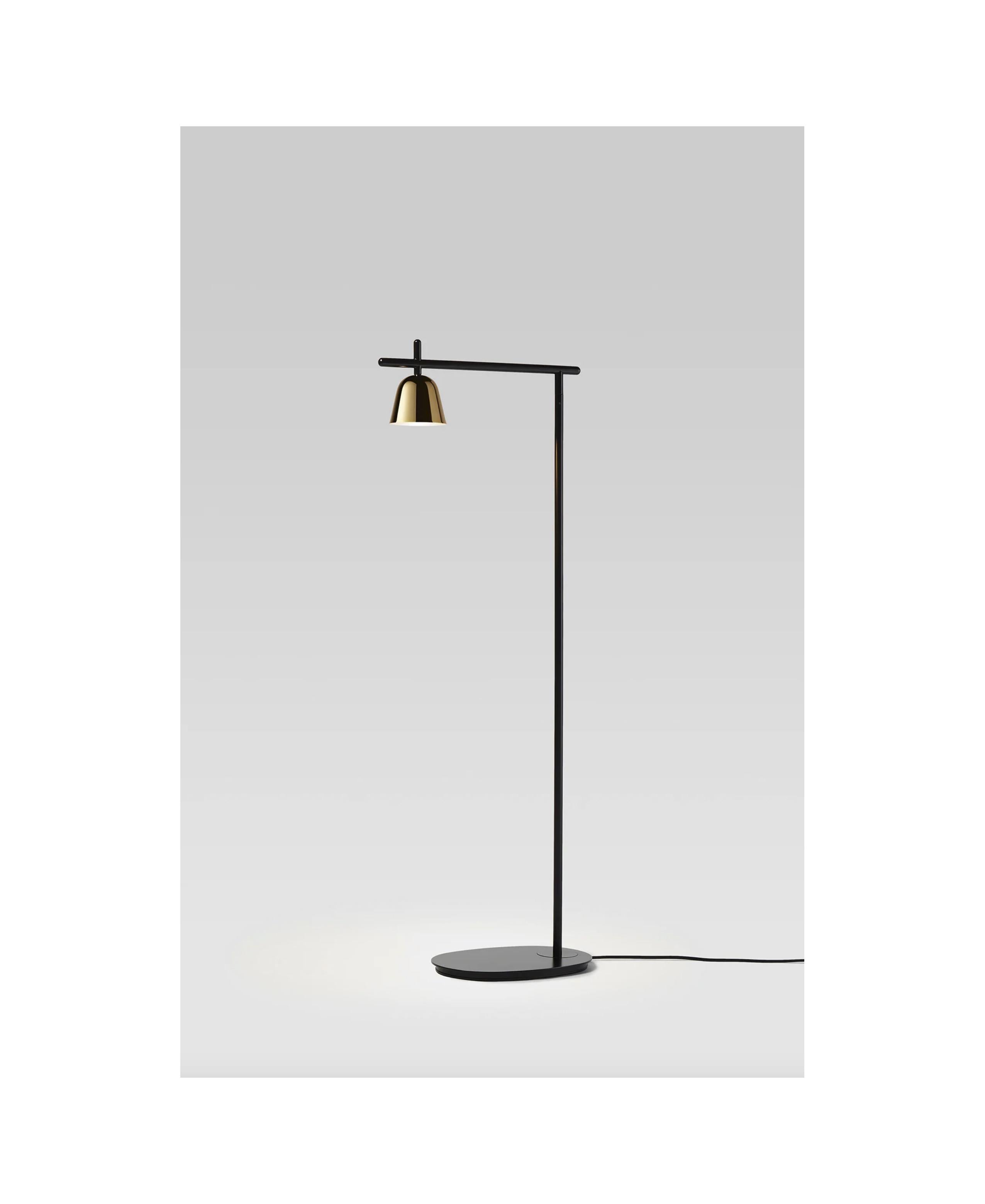 Lámpara de pie Lighto P en negro mate Copa dorada brillante de Jaime Hayon 2016 Moderno de mediados de siglo en venta