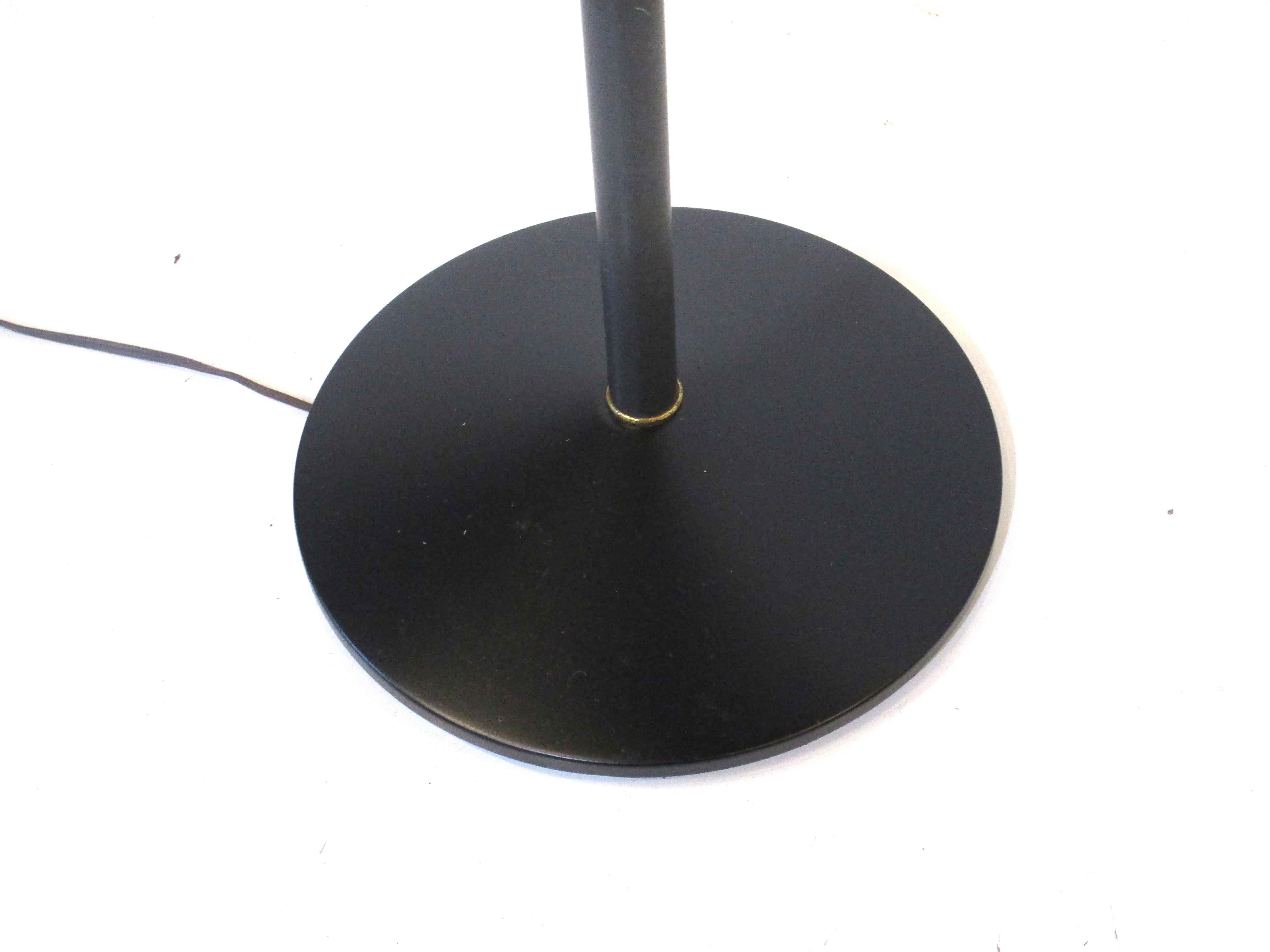 Lightolier 3 Shade Pole Floor Lamp by Gerald Thurston In Good Condition For Sale In Cincinnati, OH