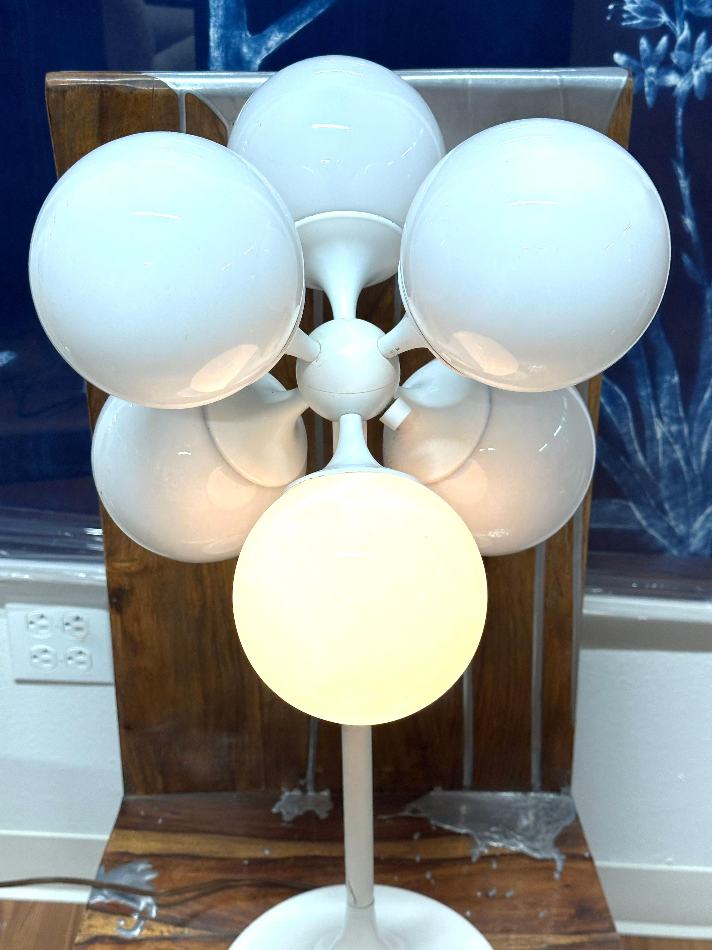 Lightolier Atomic Sputnik Ball Table Lamp For Sale 2
