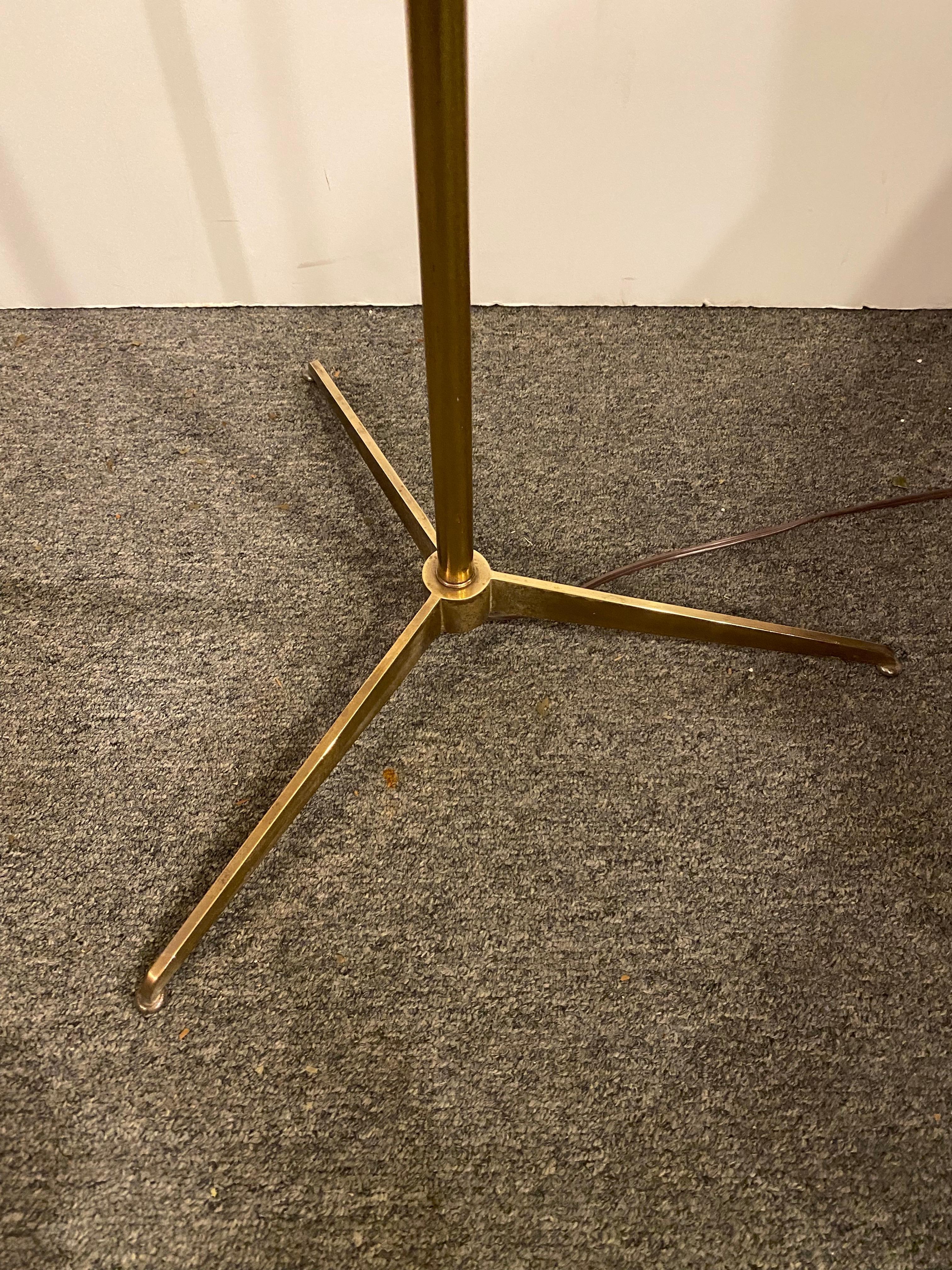 Lightolier Brass Tripod Floor Lamp in the style of Paul McCobb In Good Condition For Sale In Philadelphia, PA