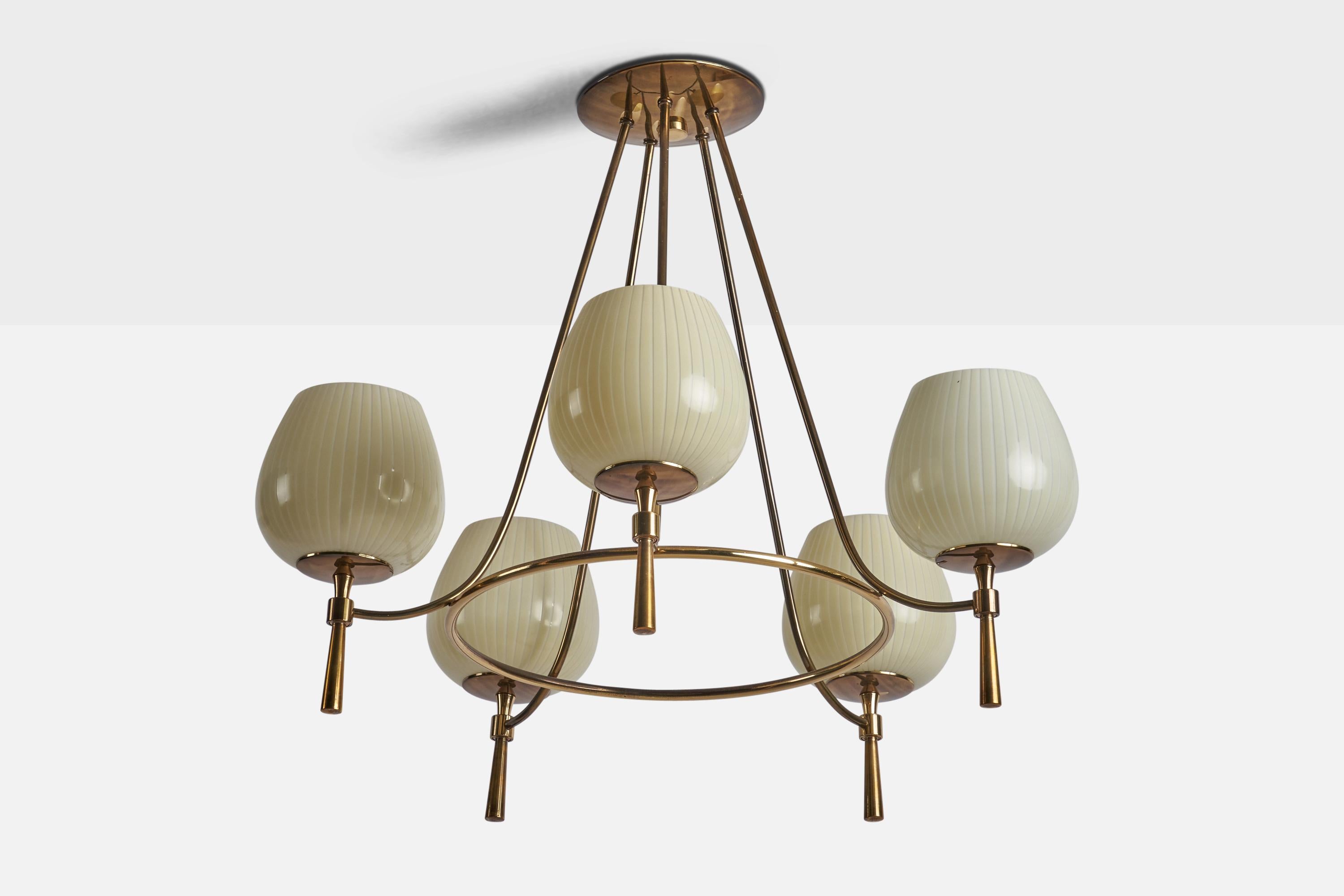 A five-armed brass and glass chandelier designed and produced by Lightolier, USA, 1960s.

Overall Dimensions (inches): 22.25” H x 26” Diameter
Back Plate Dimensions (inches): 6.25” Diameter
Bulb Specifications: E-26 Bulb
Number of Sockets: 5
All
