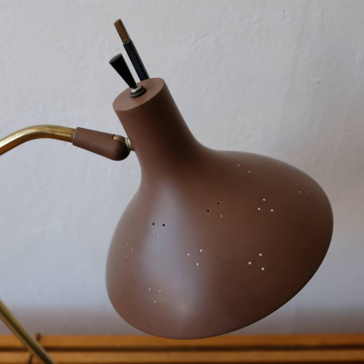 Lightolier Desk Lamp, 1950s In Excellent Condition For Sale In San Diego, CA