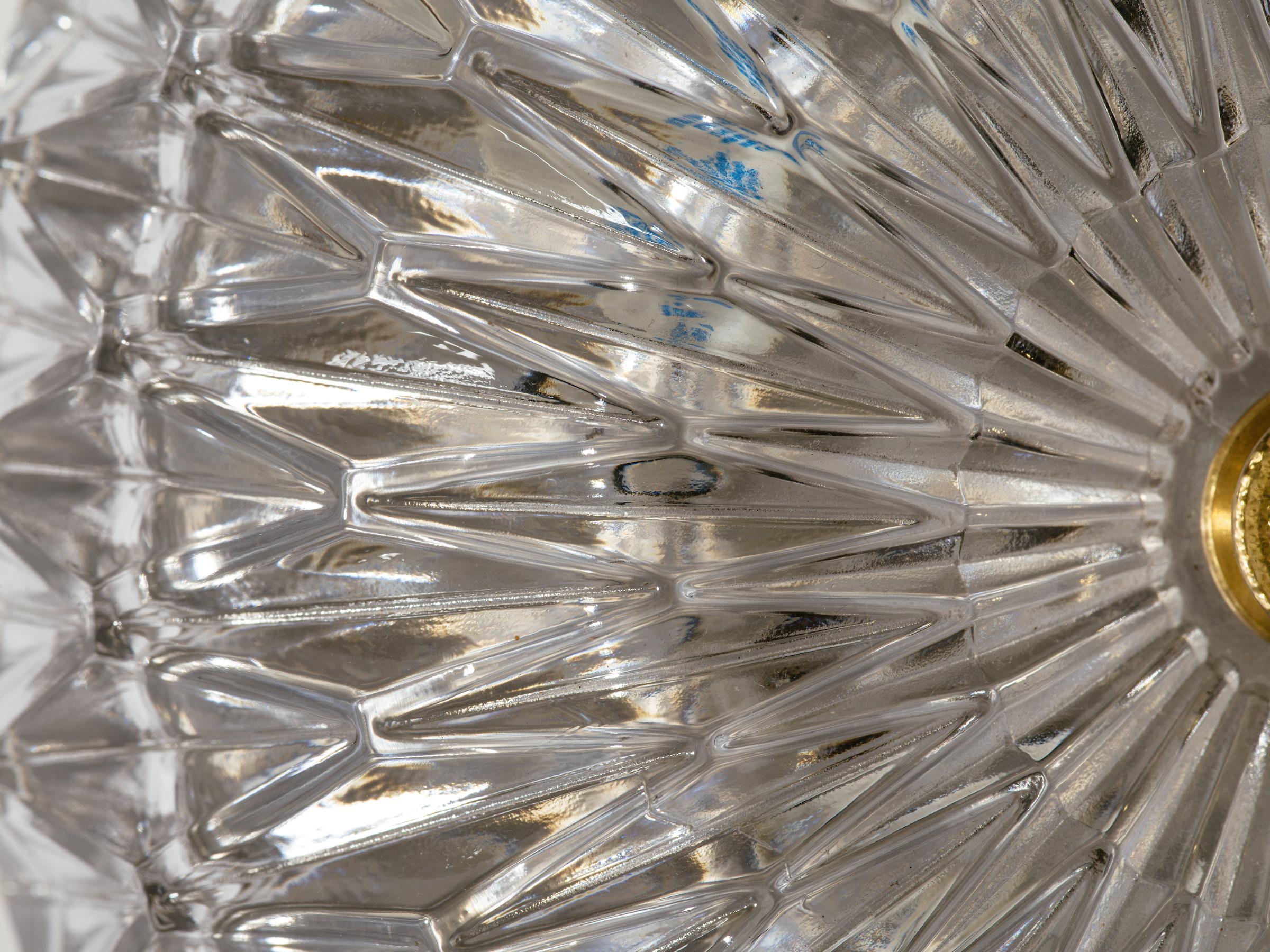 Lightolier Lustre en verre allemand et laiton à monter en affleurement Bon état - En vente à New York, NY