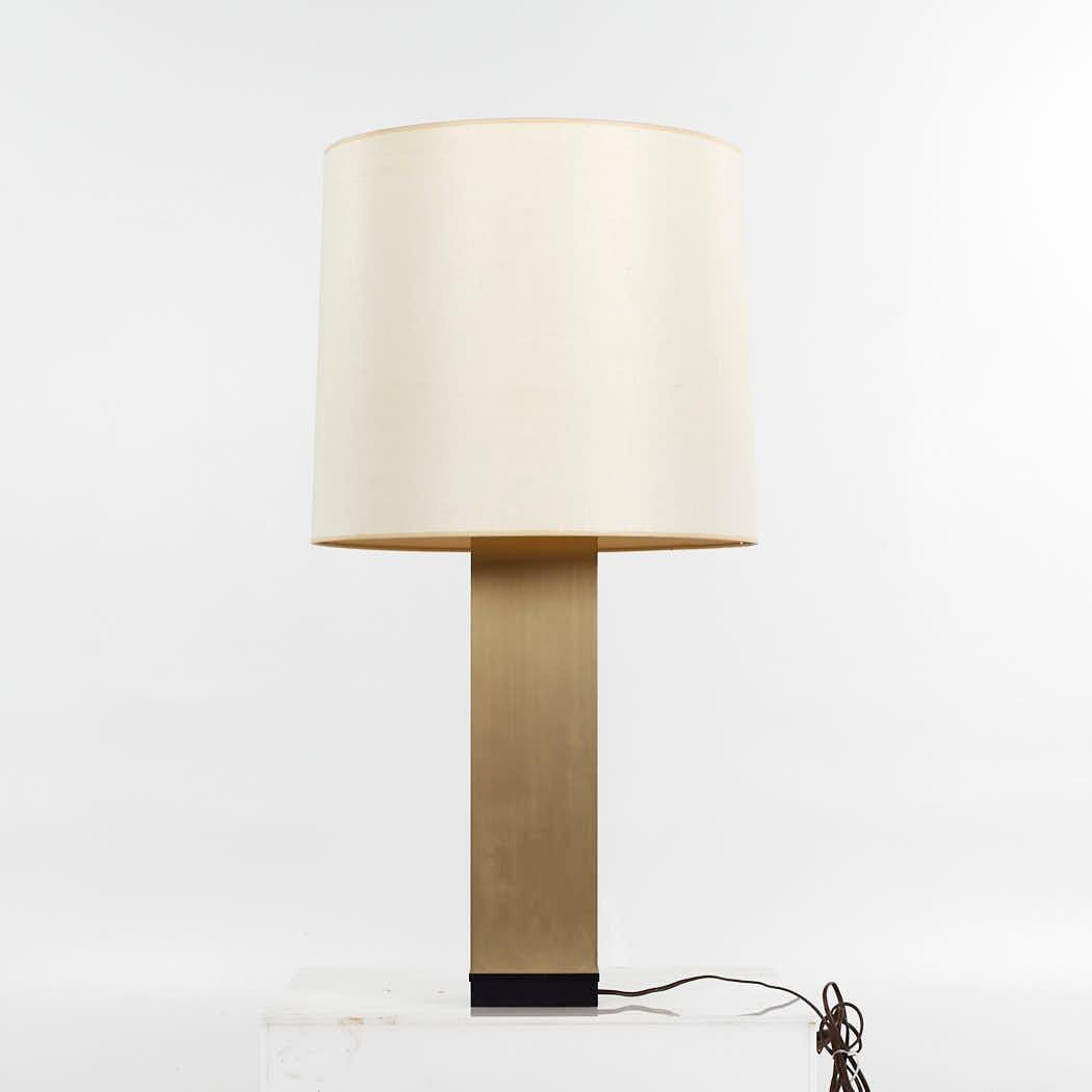 Américain Lampe Lightolier mi-siècle en laiton et travertin en vente