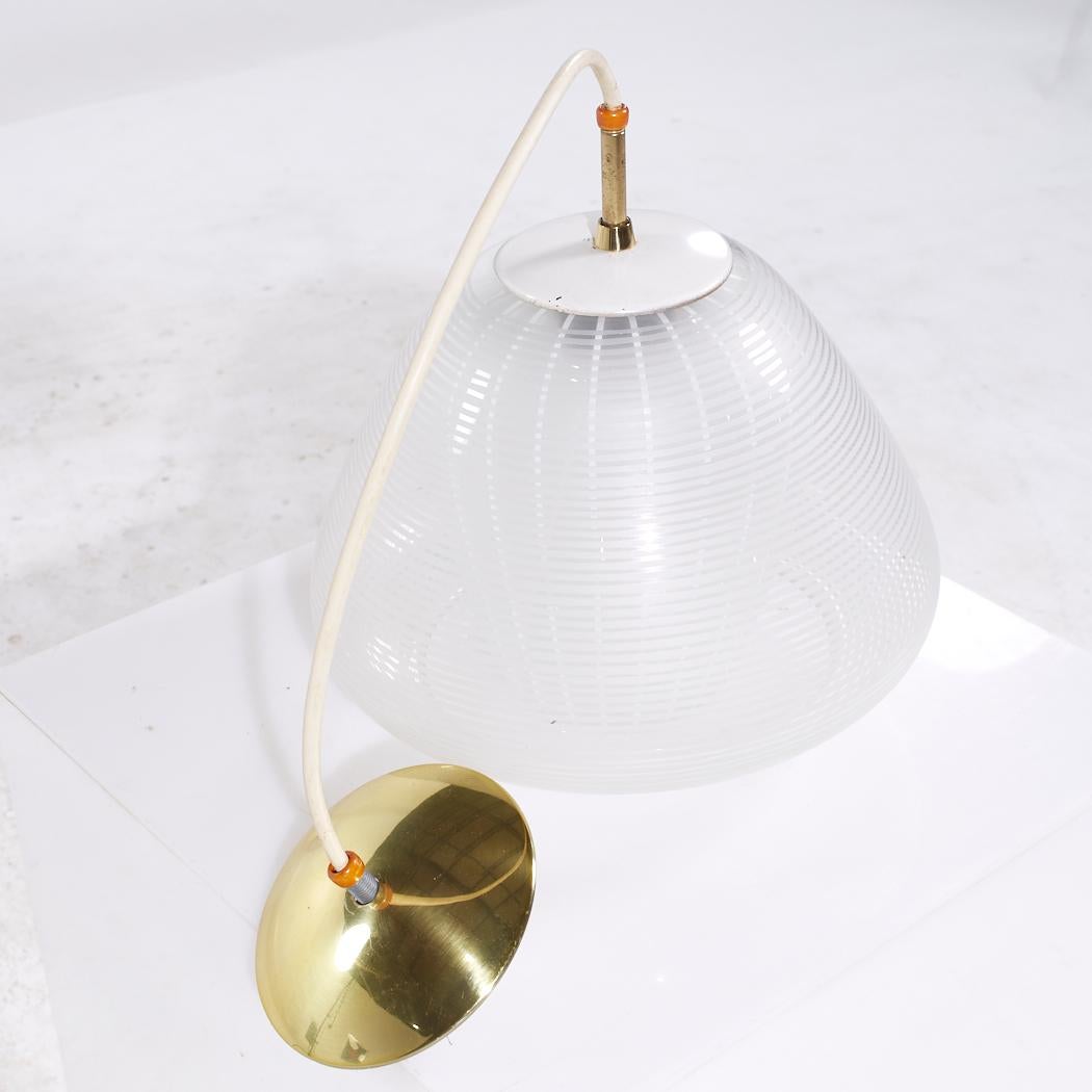 Fine XX secolo Lightolier - Lampada a sospensione in vetro del Medioevo in vendita