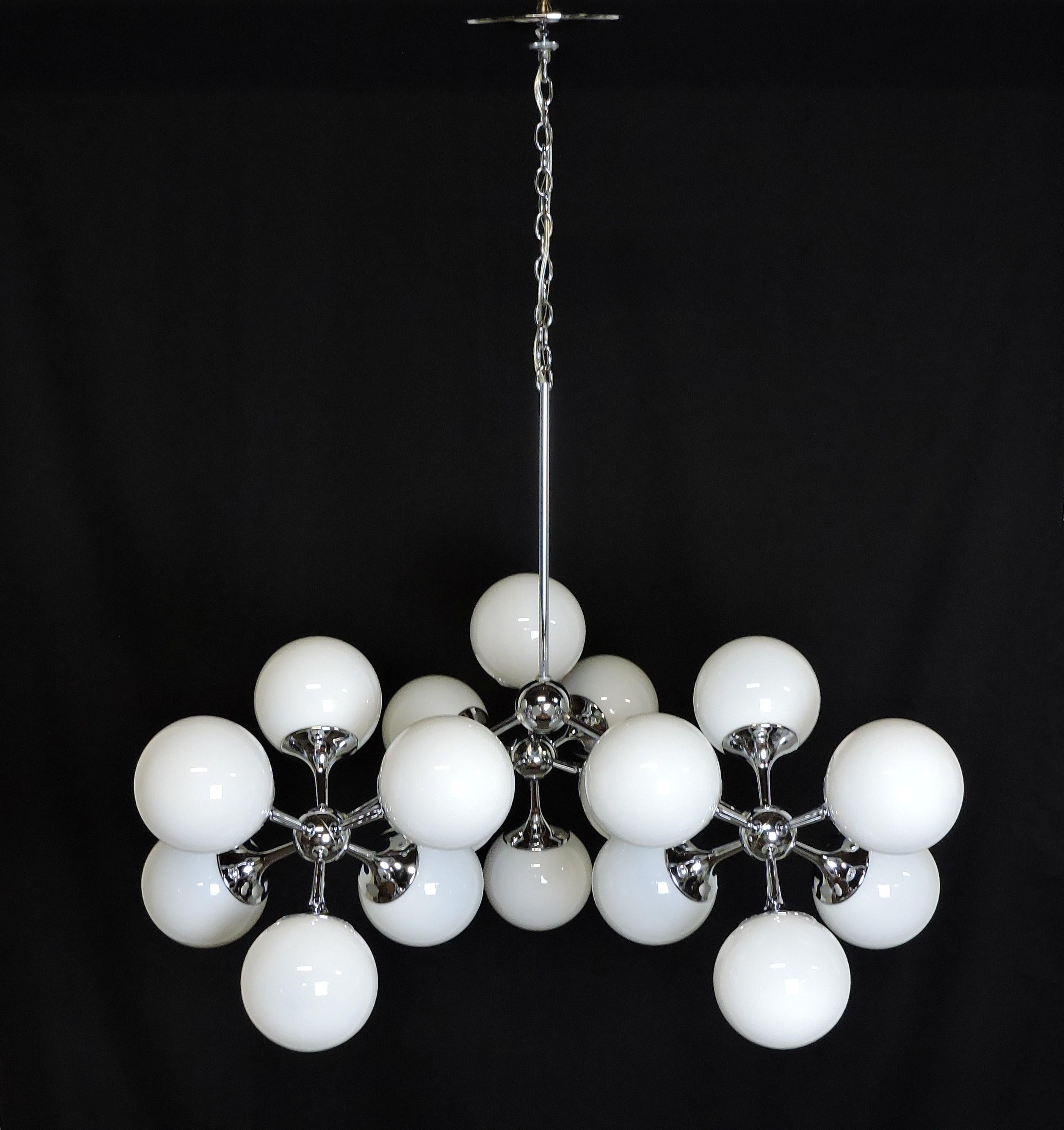 Lightolier Mid-Century Modern 18-Arm Chrome and Glass Sputnik Chandelier 6