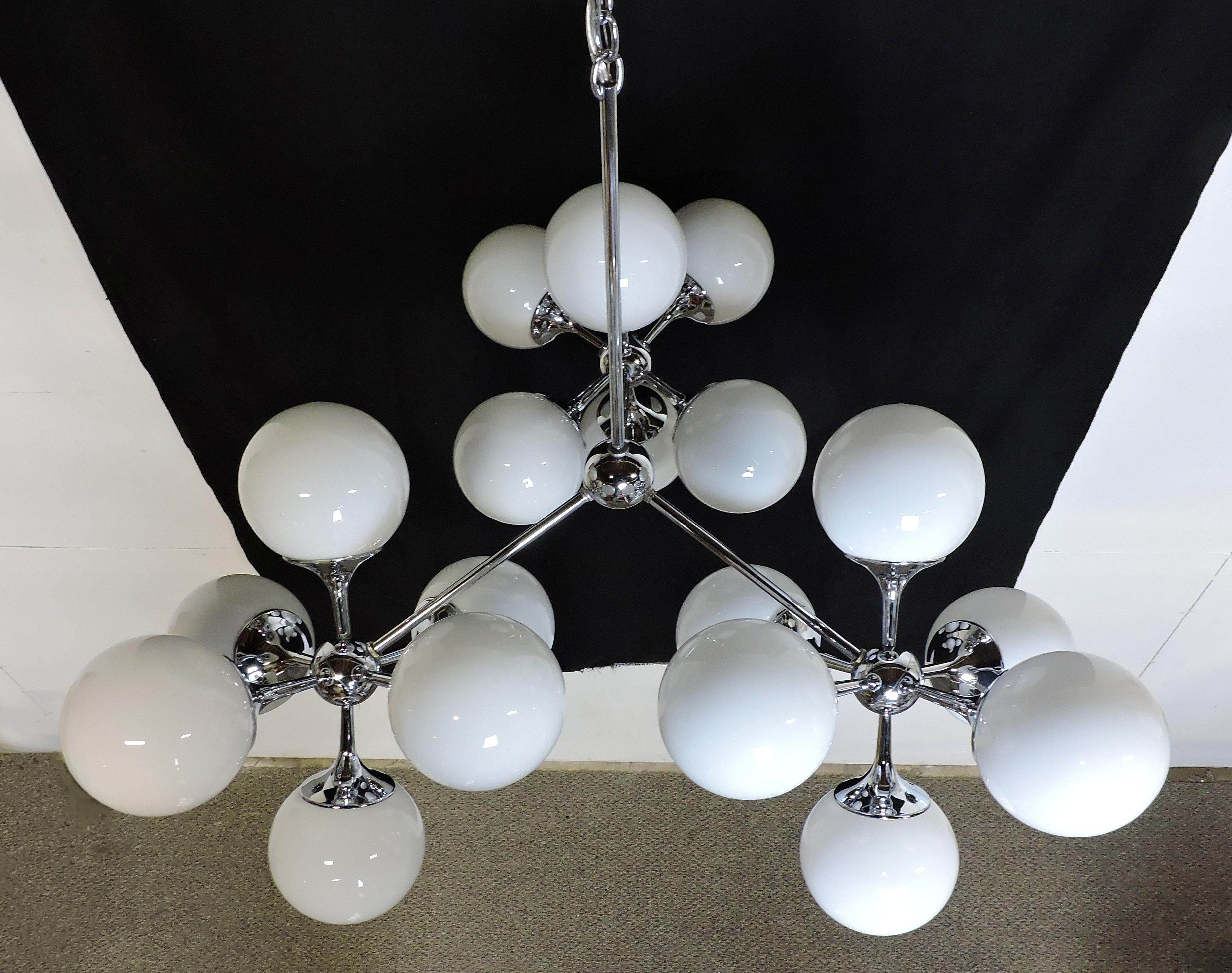 Lightolier Mid-Century Modern 18-Arm Chrome and Glass Sputnik Chandelier 2