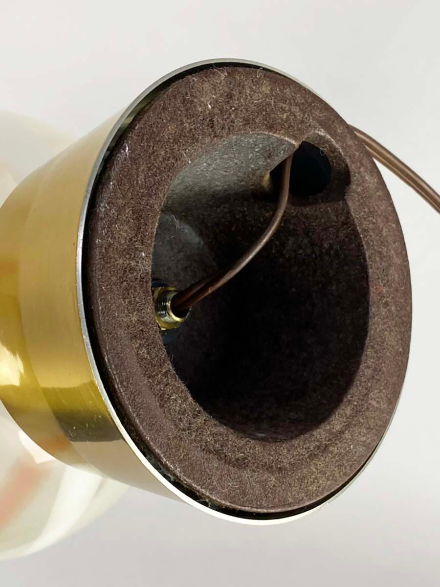 20ième siècle Lightolier - Venetia - Lampe de table en verre et laiton en vente