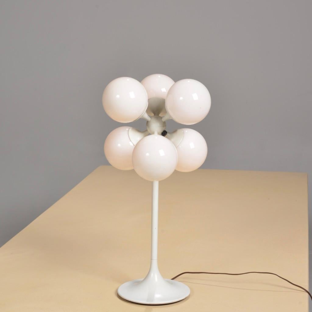 Lightolier White Globe Table Lamp In Good Condition In Los Angeles, CA