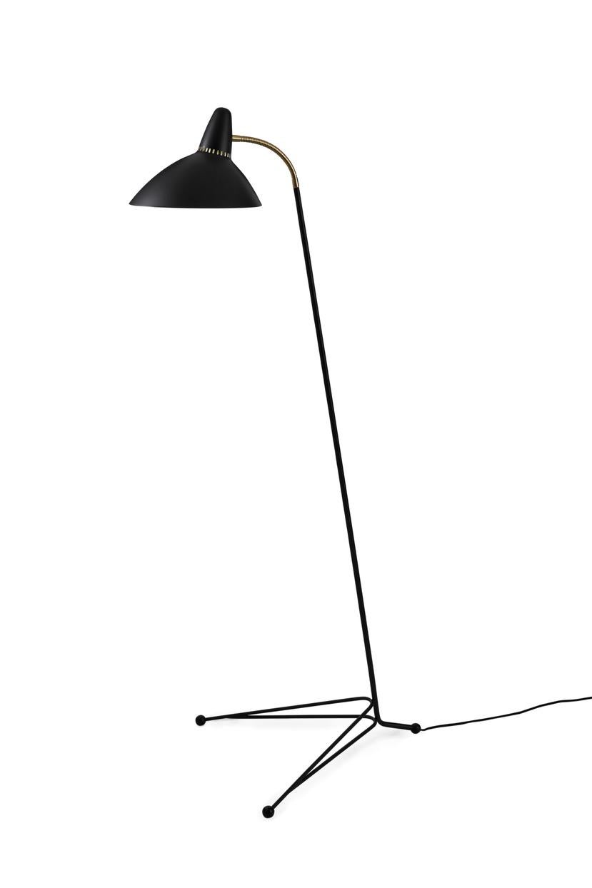 Lightsome Black Noir Floor Lamp by Warm Nordic
Dimensions: D45 x W47 x H132 cm
Material: Lacquered steel, Solid brass
Weight: 2 kg
Also available in different colours. Please contact us.

A floor lamp with an elegantly shaped, wide shade by