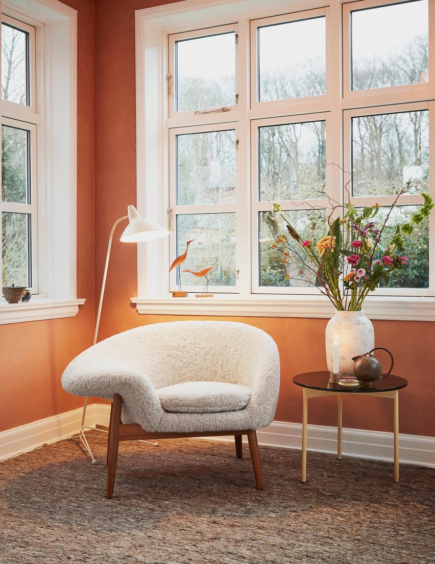 XXIe siècle et contemporain Lightsome Lampadaire jaune miel par Warm Nordic en vente