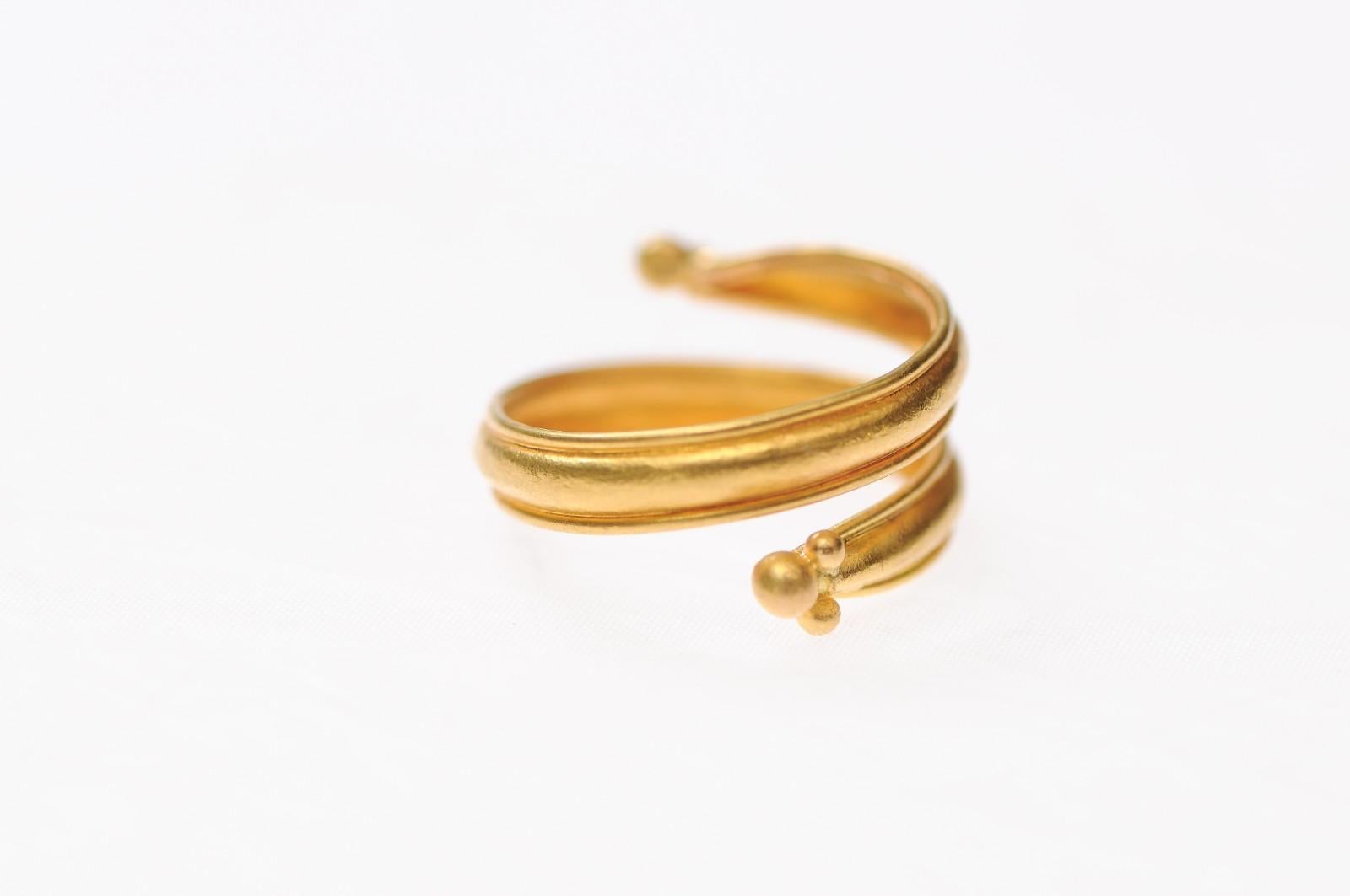 Anillo ligero de inspiración etrusca Artesano en venta