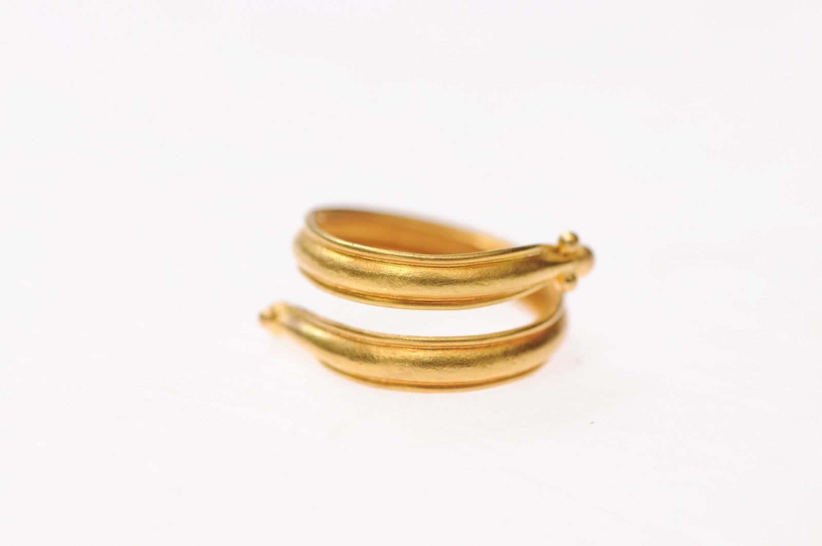 Anillo ligero de inspiración etrusca en venta 2