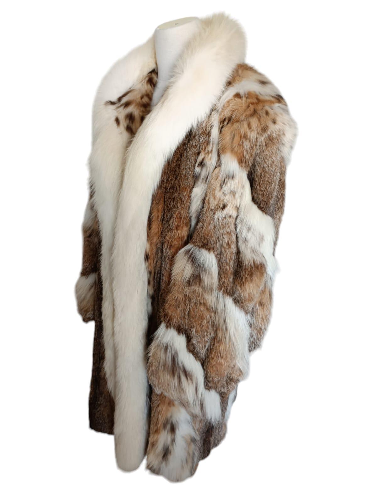 lightweight lynx fur coat size 12 L In Good Condition In Montreal, Quebec