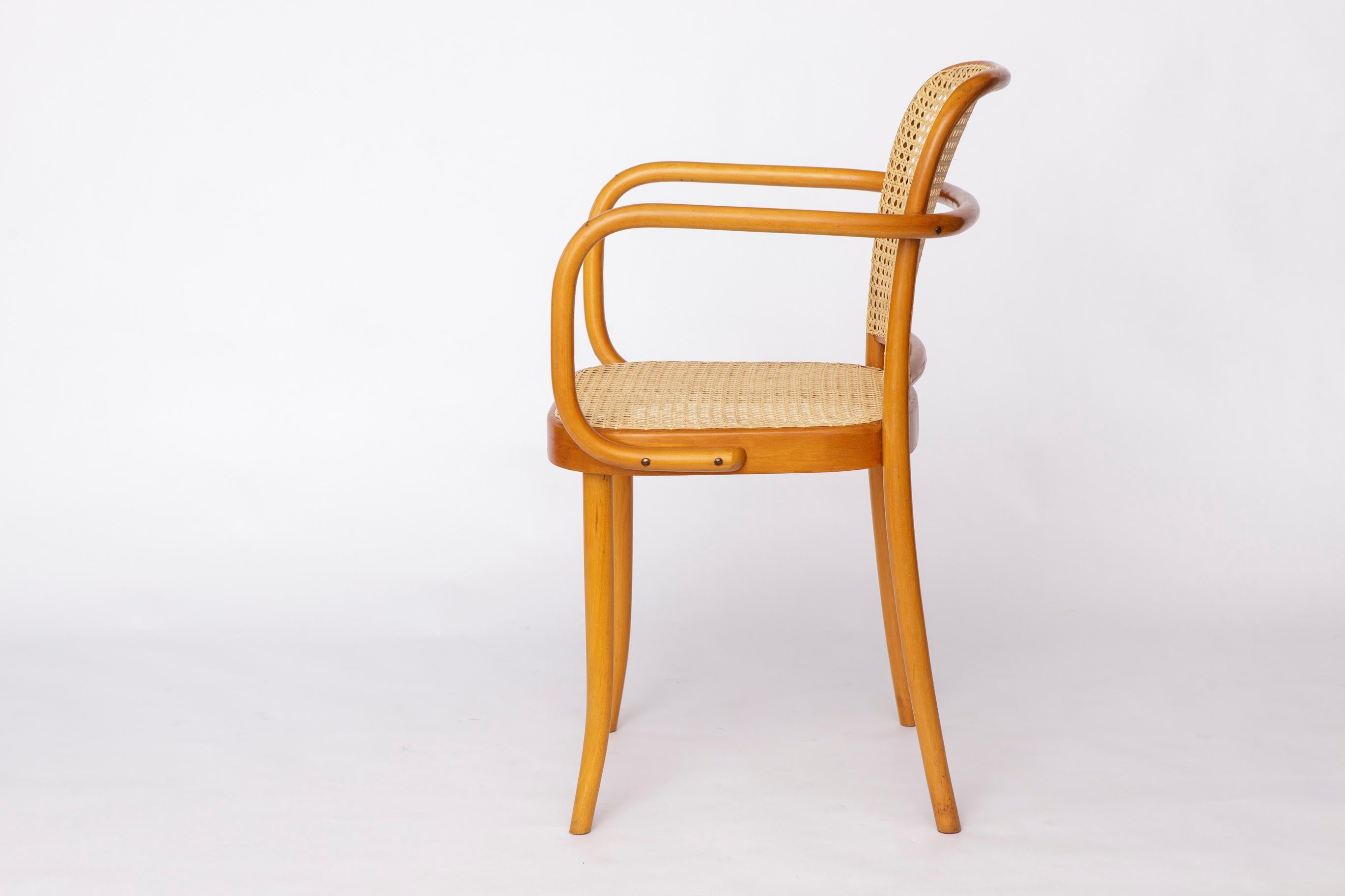 Poli Fauteuil Ligna - 1950s/1960s Tchécoslovaquie, hêtre bentwood avec canne en rotin neuf en vente