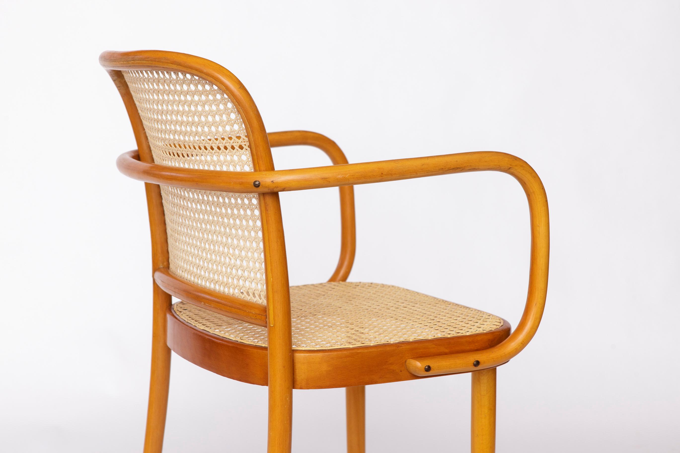 Milieu du XXe siècle Fauteuil Ligna - 1950s/1960s Tchécoslovaquie, hêtre bentwood avec canne en rotin neuf en vente