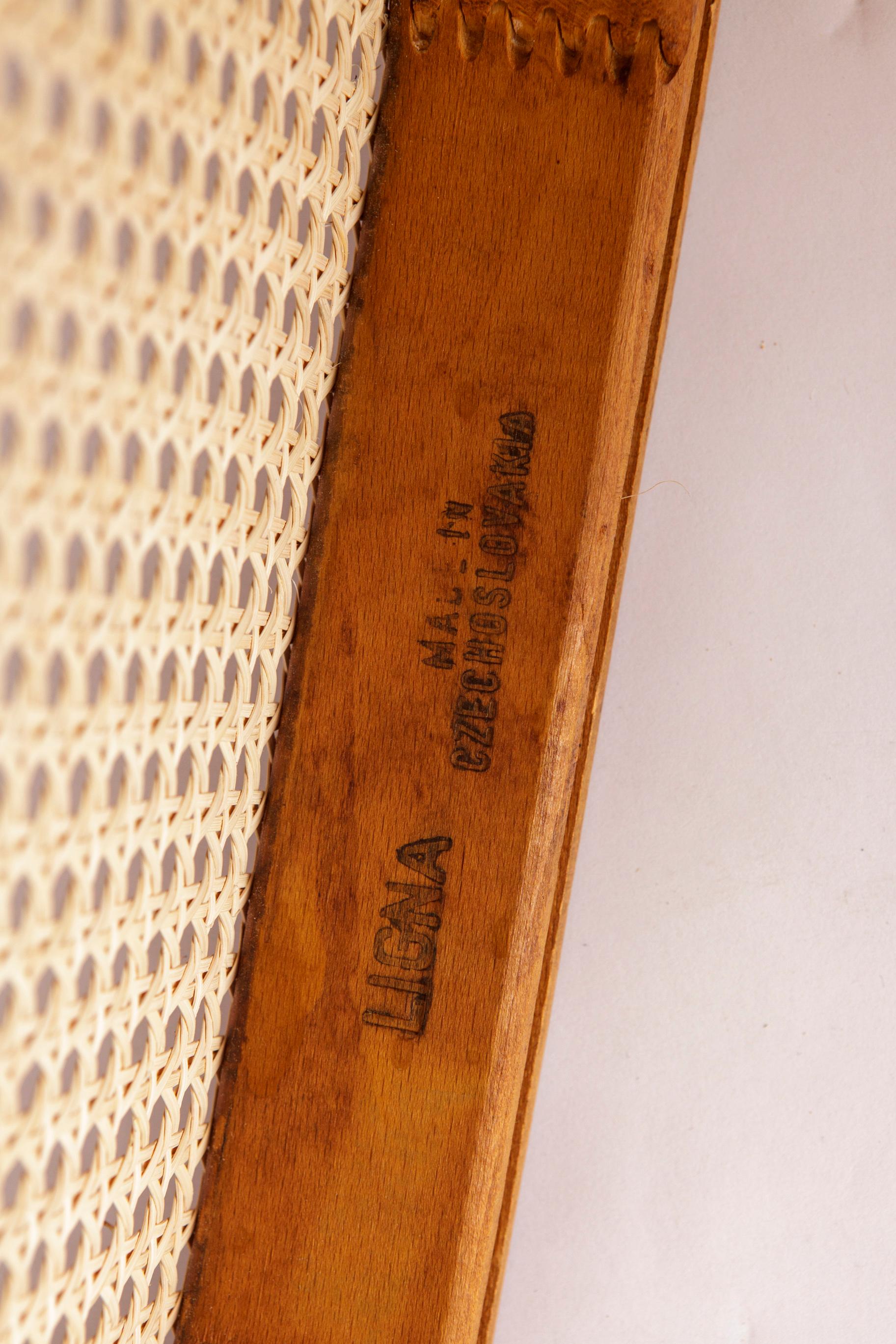 Fauteuil Ligna - 1950s/1960s Tchécoslovaquie, hêtre bentwood avec canne en rotin neuf en vente 1