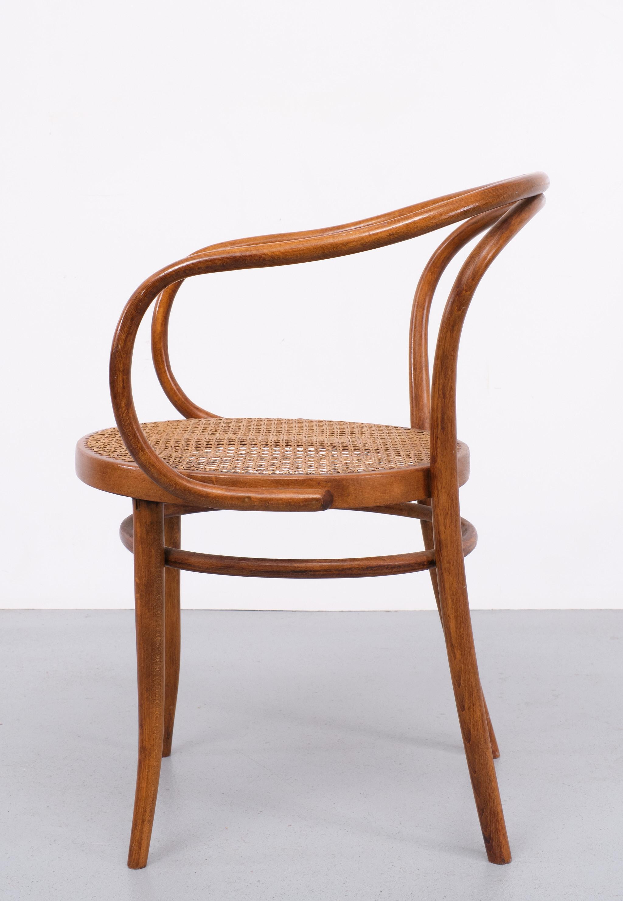 Ligna Thonet  B9 bentwood chair   1940s  Wiener Stuhl  In Good Condition In Den Haag, NL