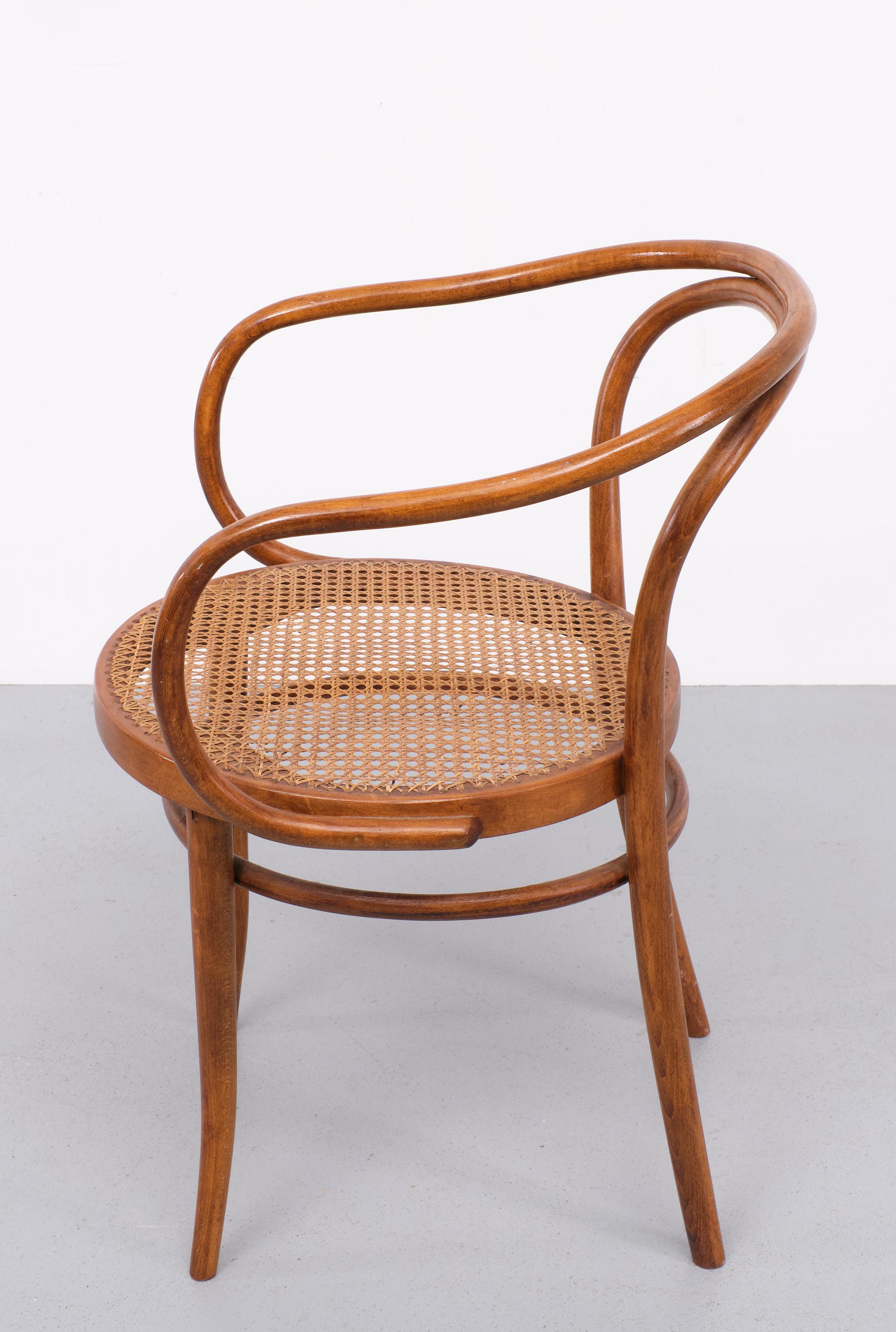 Mid-20th Century Ligna Thonet  B9 bentwood chair   1940s  Wiener Stuhl 