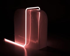 Collezione Ligne, 'Light 2 - Neon rosa, vetro bianco', di Sabine Marcelis