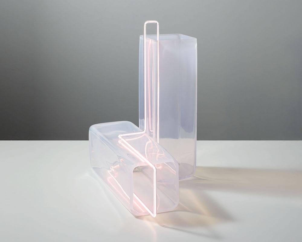Olandese Ligne Light 1, di Sabine Marcelis, Lampada da tavolo in vetro soffiato, luce al neon, lampada da tavolo in vetro in vendita