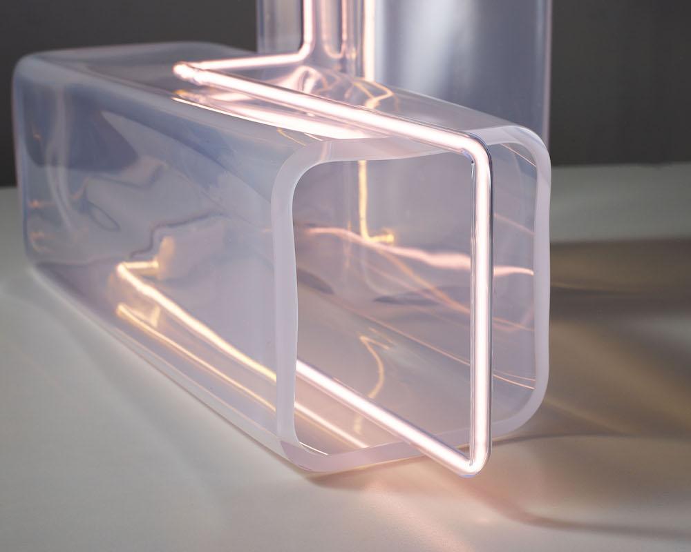 Ligne Light 1, di Sabine Marcelis, Lampada da tavolo in vetro soffiato, luce al neon, lampada da tavolo in vetro in vendita 3