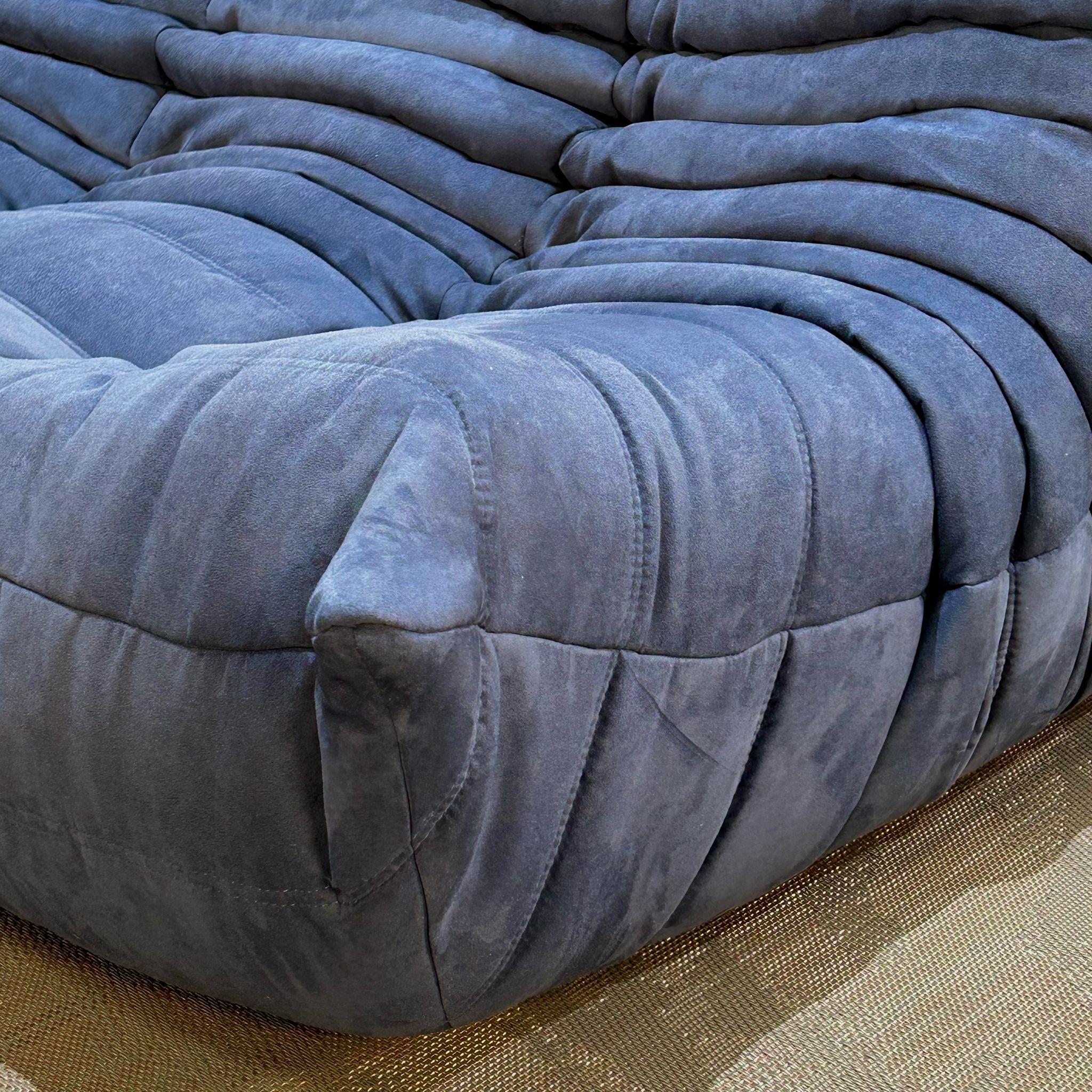 Ligne Roset Sofá modular Togo azul de Michel Ducaroy, set de tres en venta 12