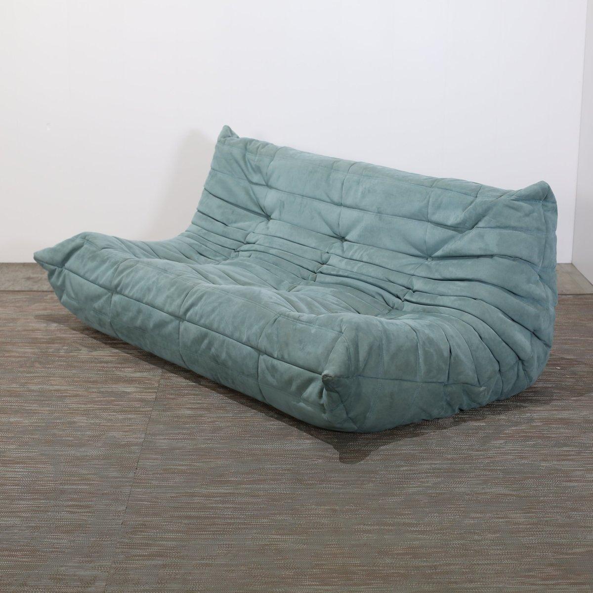 Ligne Roset Blue Togo Three Seater In Good Condition For Sale In Basildon, London