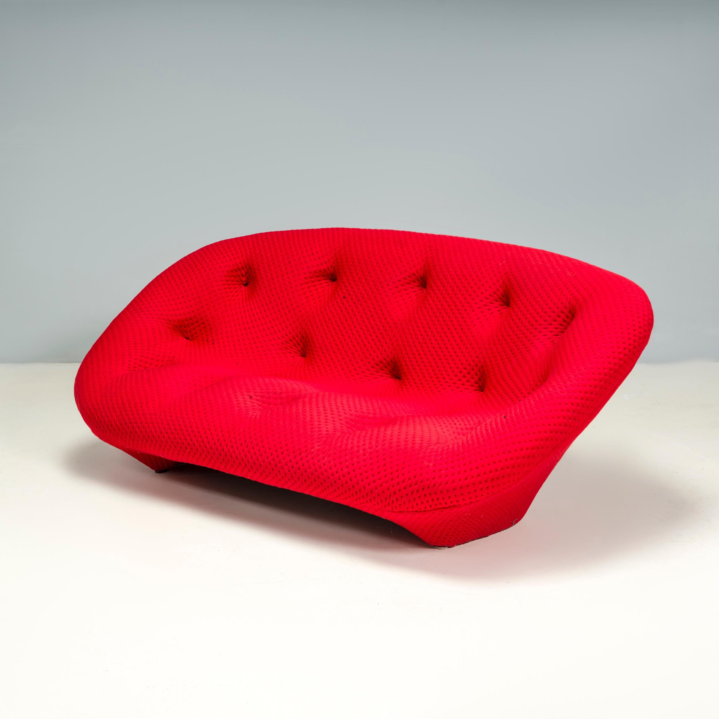 Originally designed by Erwan and Ronan Bouroullec for Ligne Roset in 2011, the Pluom sofa is a fantastic example of modern design. 

The organic shape is formed from tubular steel and wire mesh with layers of foam to ensure the ultimate comfort,