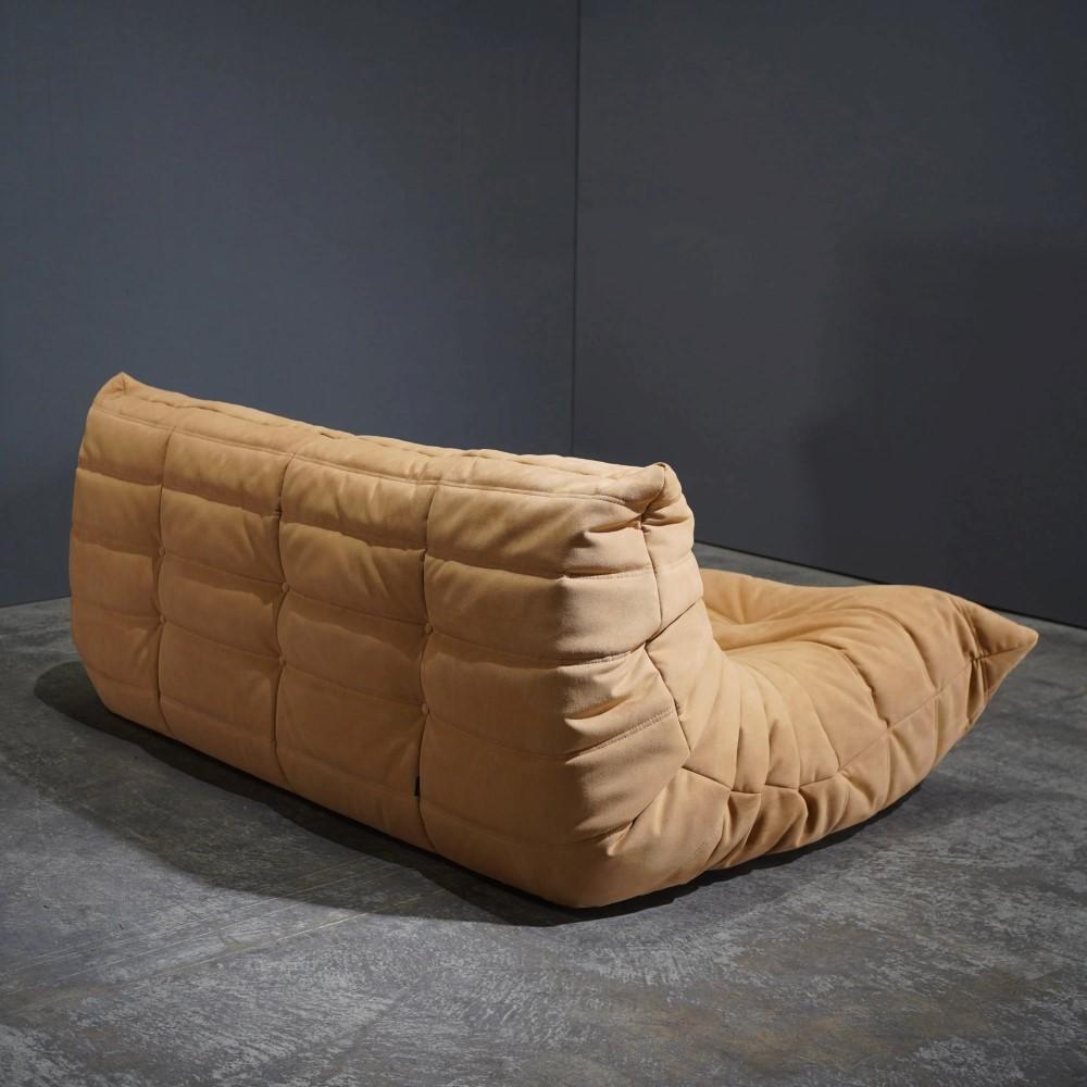 Ligne Roset par Michel Ducaroy Alcantara Camel Three Seater Togo Bon état à Basildon, London