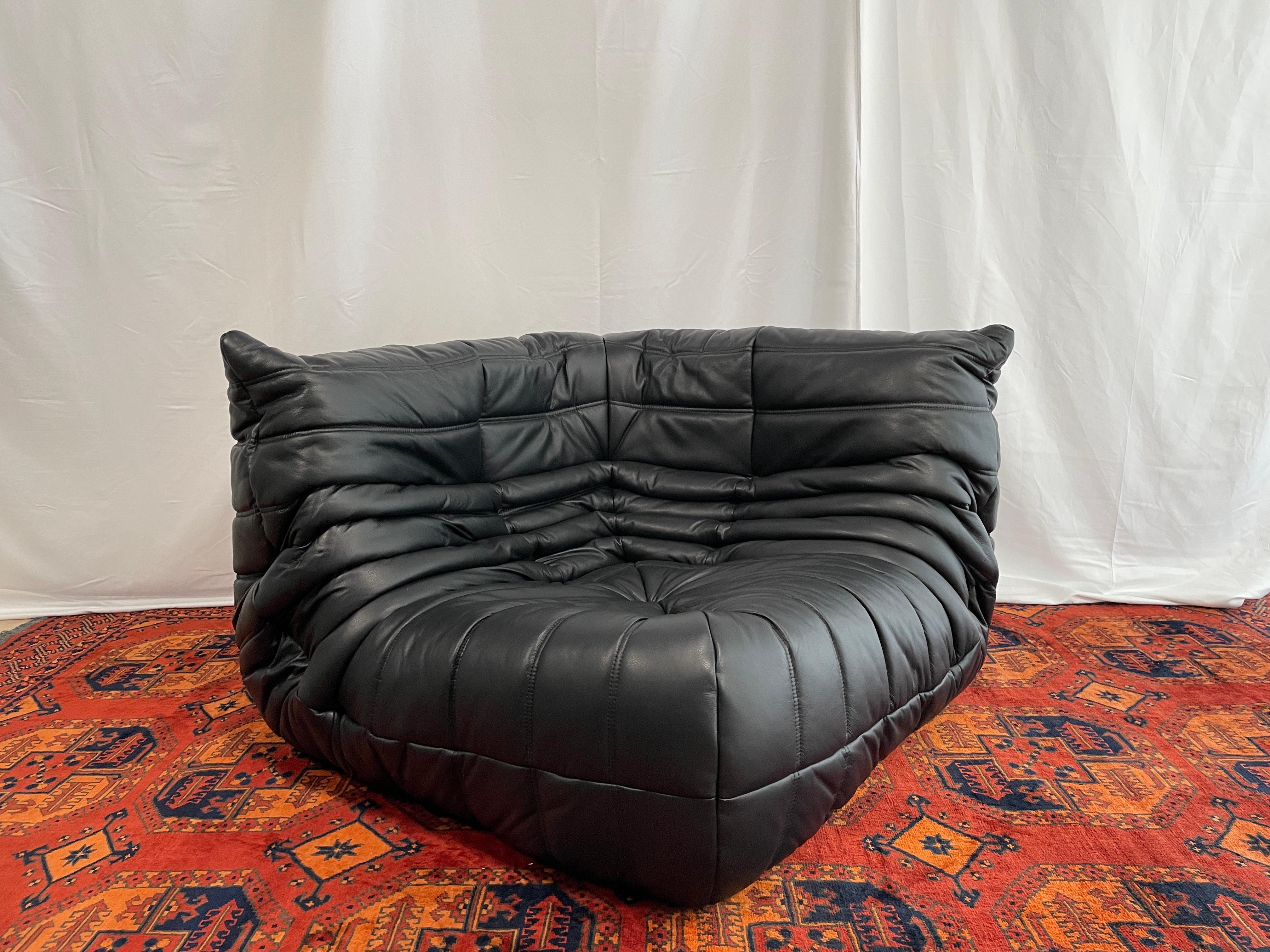 French Ligne Roset by Michel Ducaroy Black leather togo Modular Sofa Set of 3